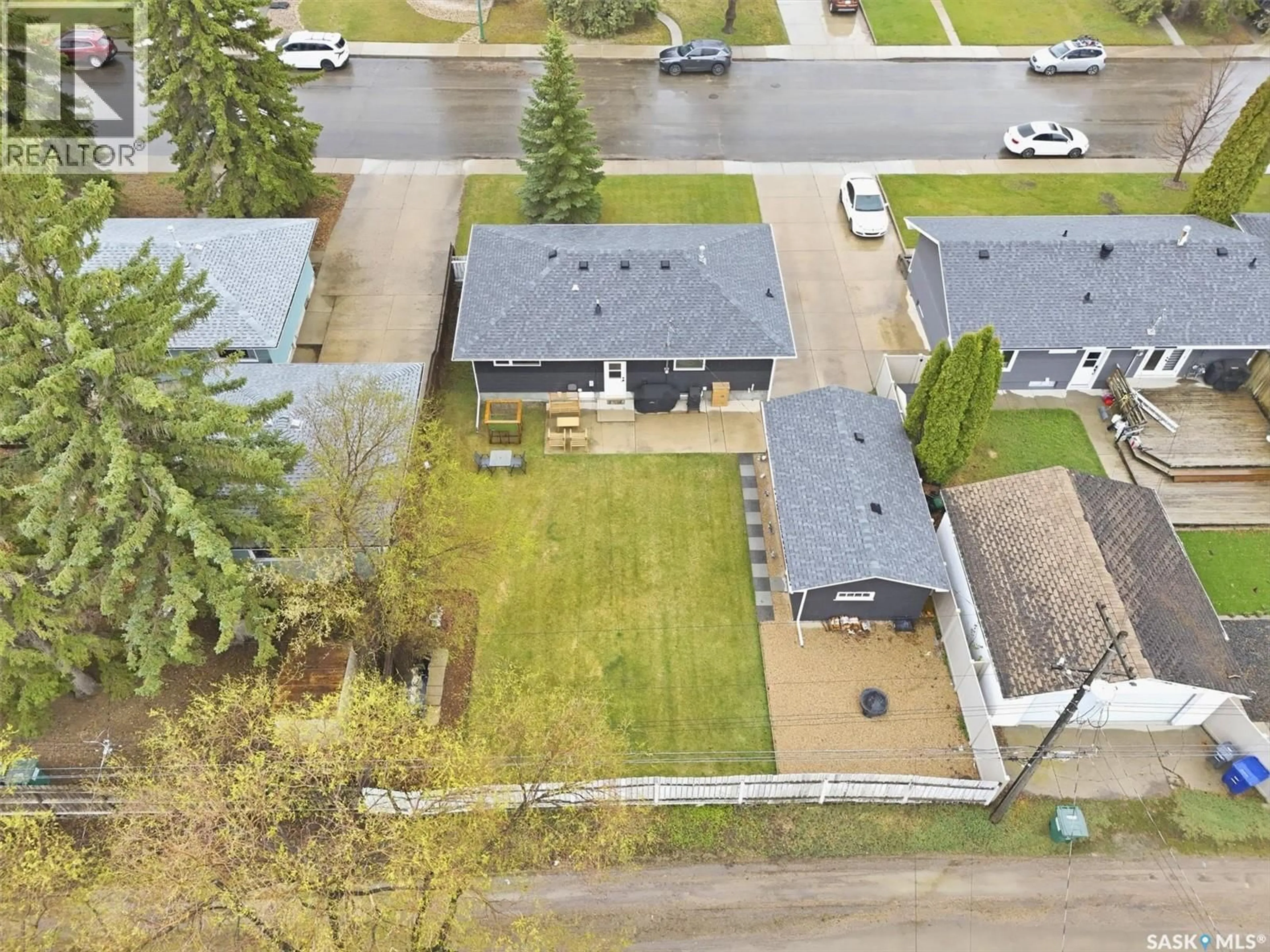 A pic from outside/outdoor area/front of a property/back of a property/a pic from drone, street for 2417 HANOVER AVENUE, Saskatoon Saskatchewan S7J1E7