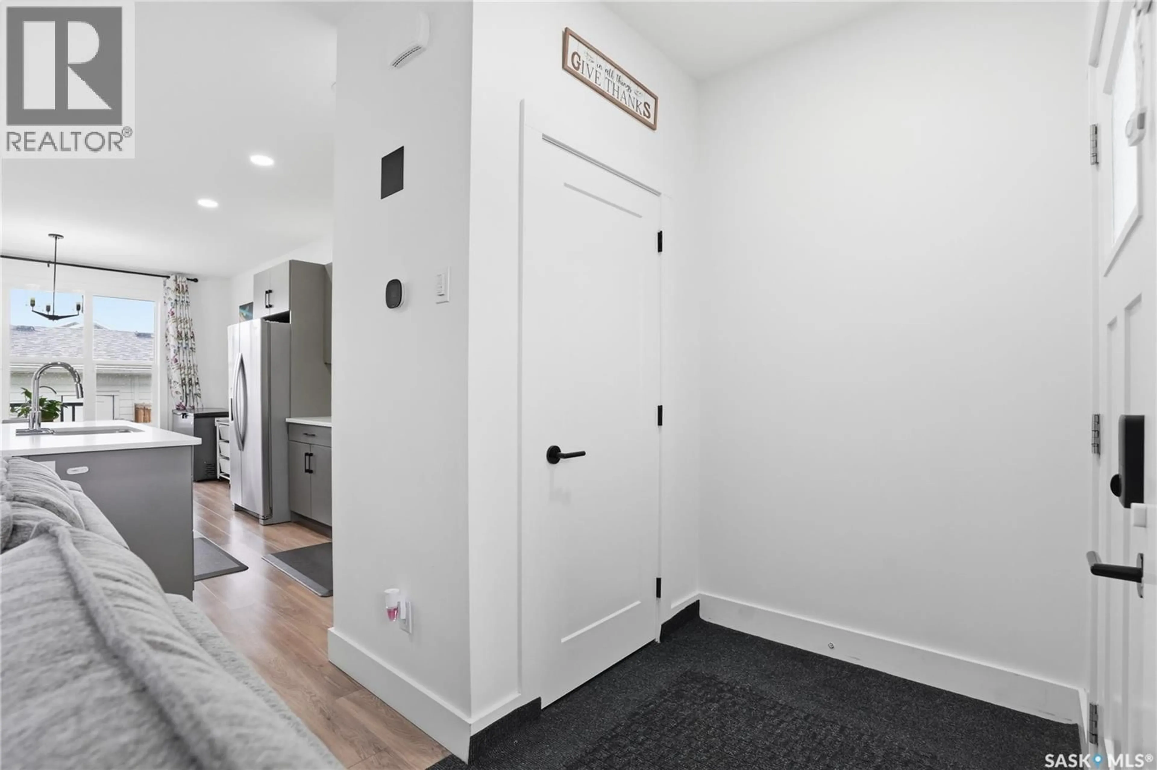 Indoor entryway for 187 ROSEWOOD BOULEVARD, Saskatoon Saskatchewan S7V0X2