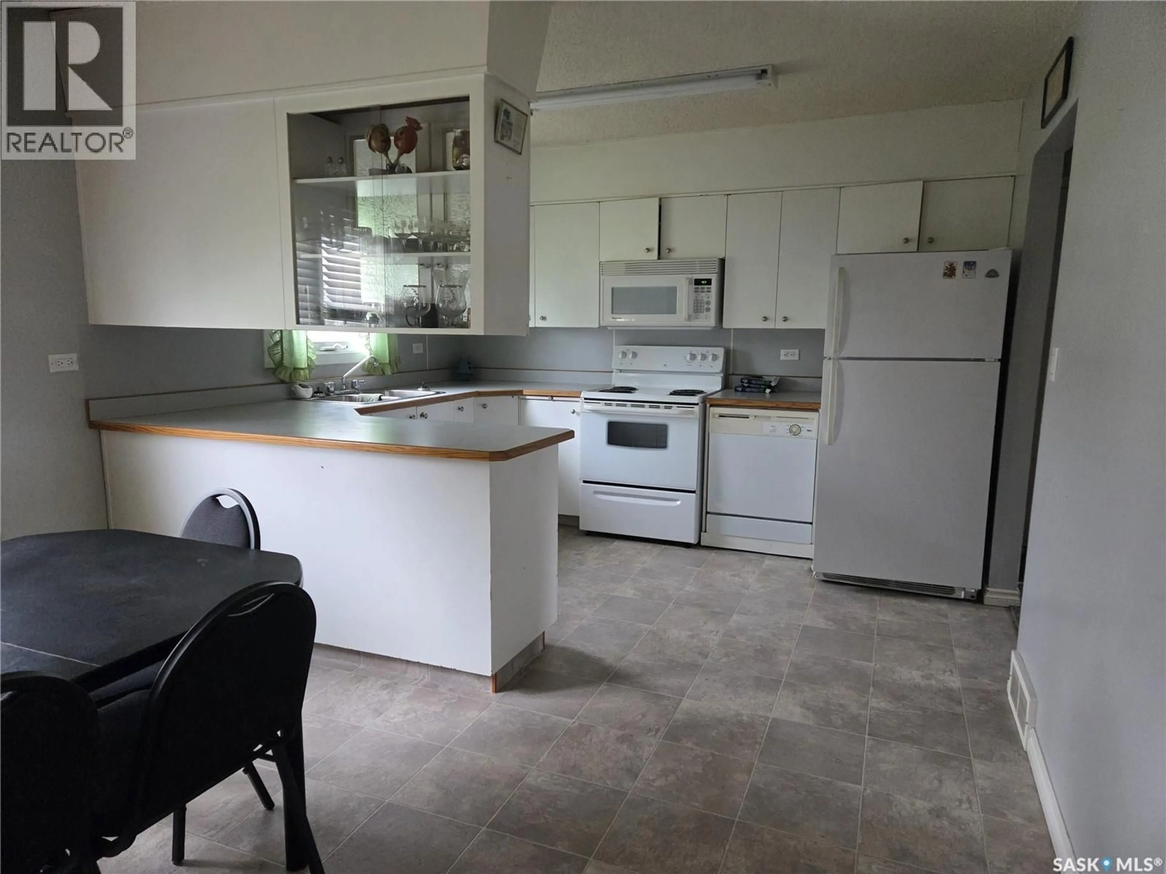 Standard kitchen, unknown for 249 SIXTH STREET, Wadena Saskatchewan S0A4J0