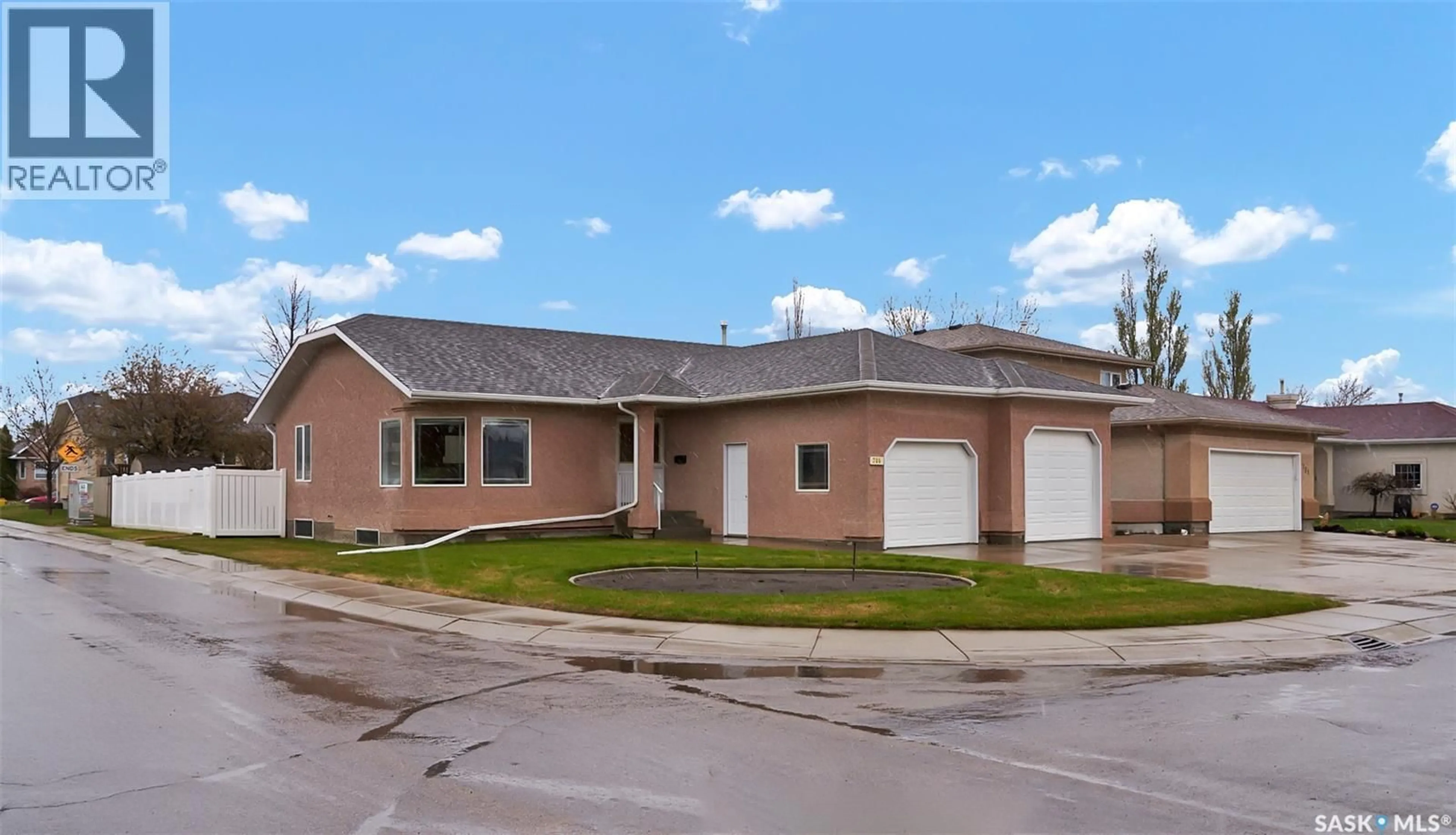Home with brick exterior material, street for 735 FAIRBROTHER AVENUE, Saskatoon Saskatchewan S7S1H8