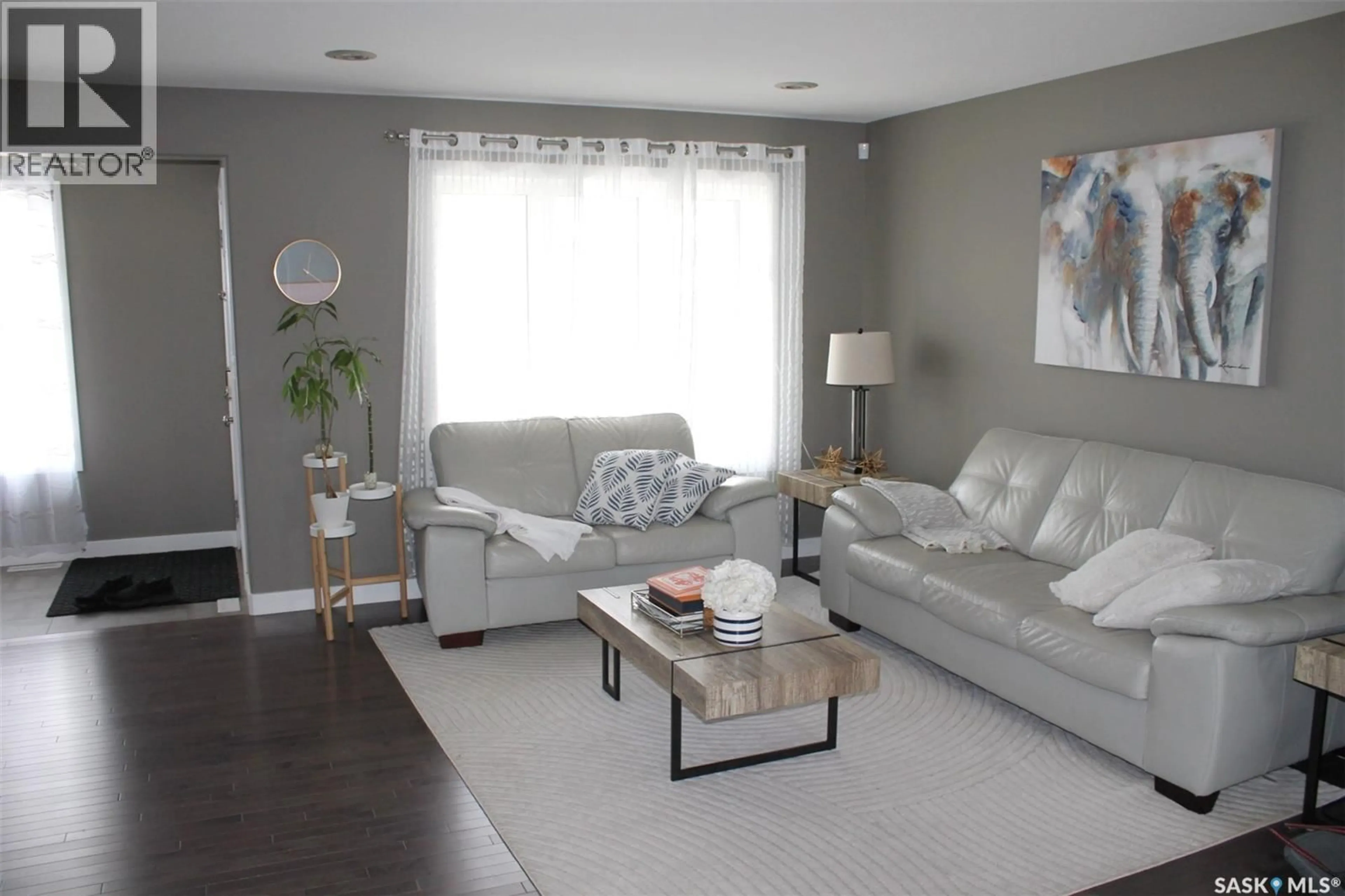 Living room with furniture, unknown for 319 SECORD WAY, Saskatoon Saskatchewan S7V0L9