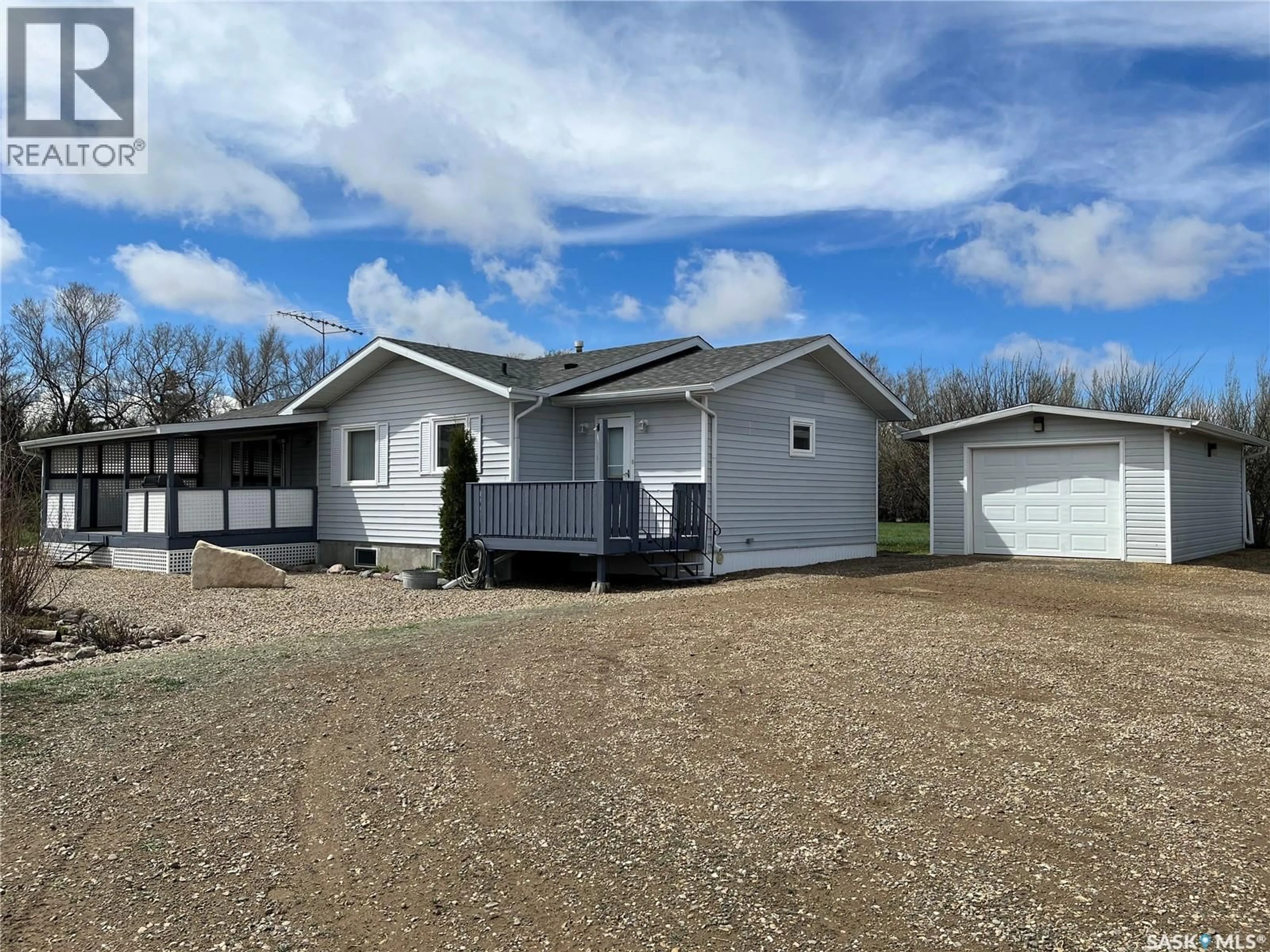 Home with vinyl exterior material, building for HUNT ACREAGE, Gull Lake Rm No. 139 Saskatchewan S0N1A0