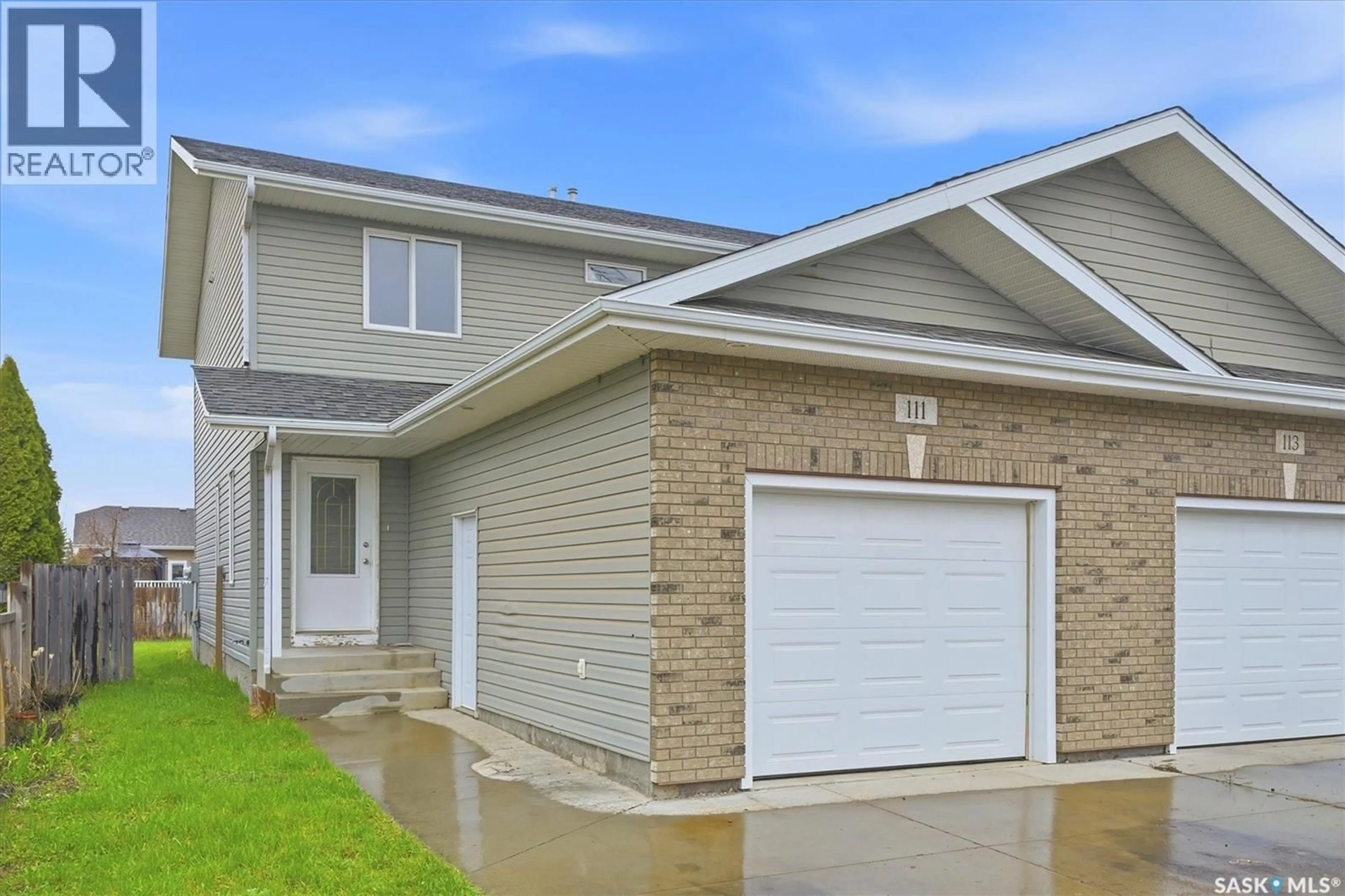 Home with vinyl exterior material, street for 111 MEADOWLARK PARK, Warman Saskatchewan S0K4S0