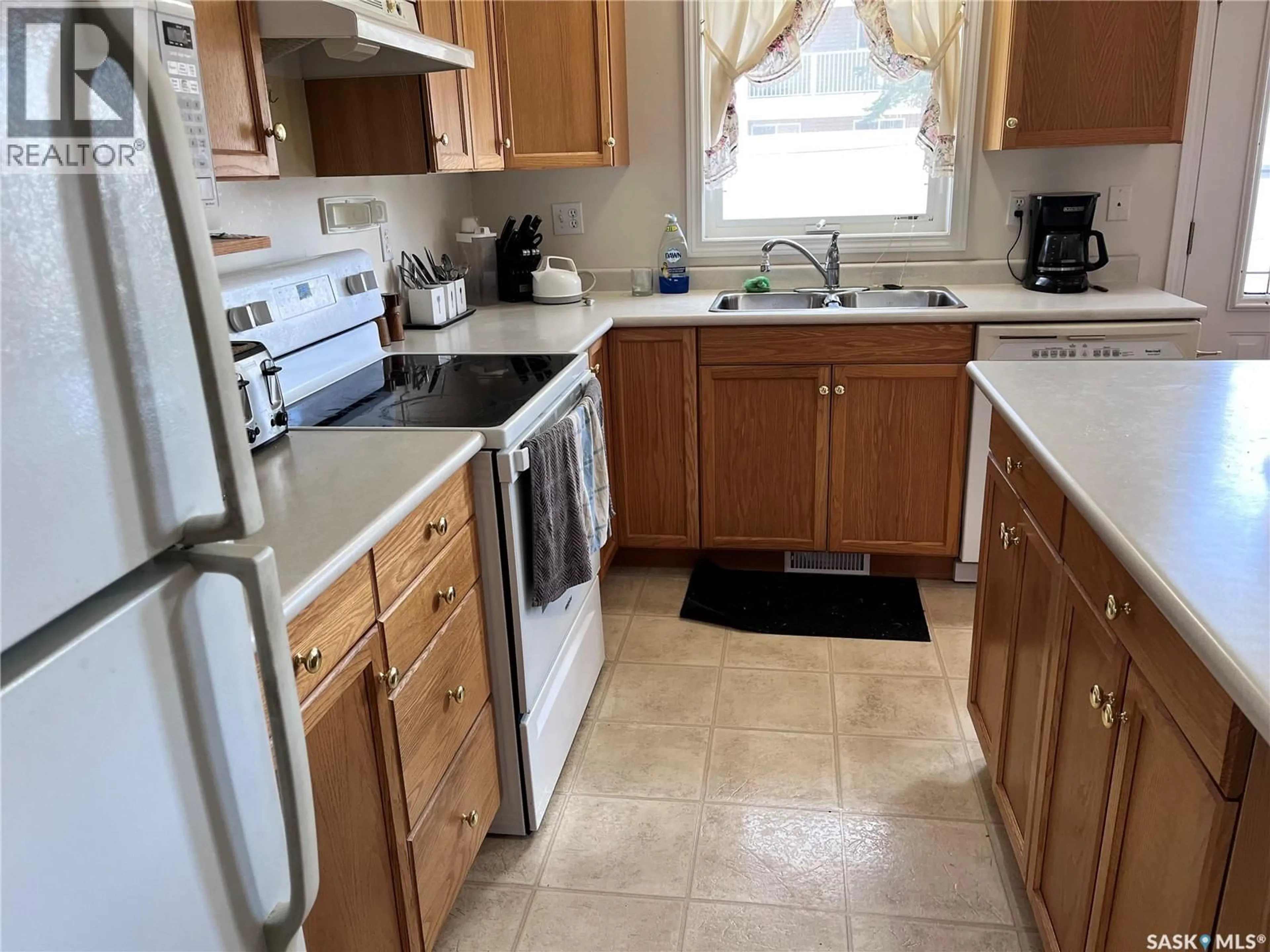 Standard kitchen, ceramic/tile floor for W - 3 119 MCKENDRY AVENUE, Melfort Saskatchewan S0E1A0