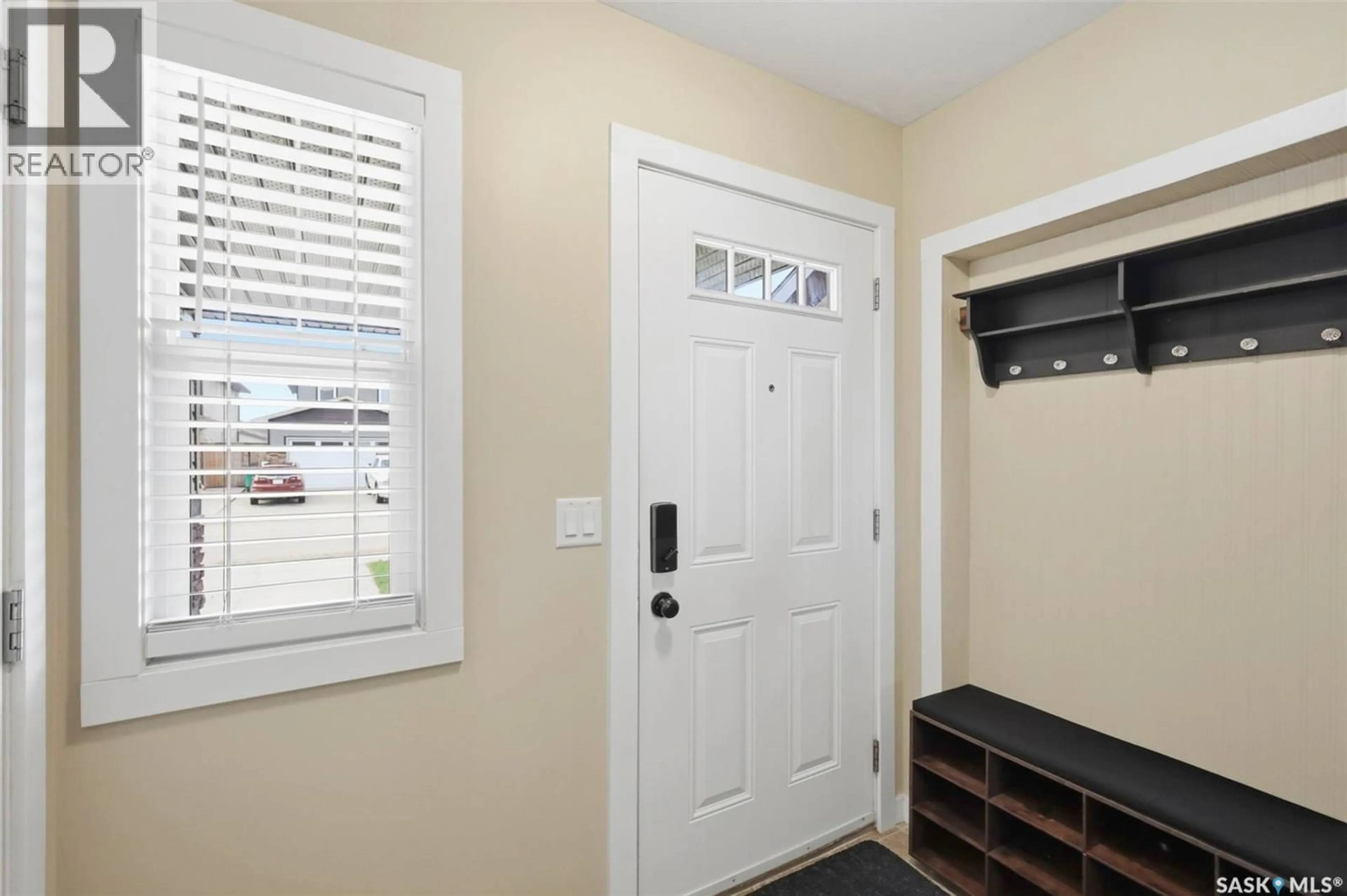 Indoor entryway for 451 HENICK CRESCENT, Saskatoon Saskatchewan S7R0J4