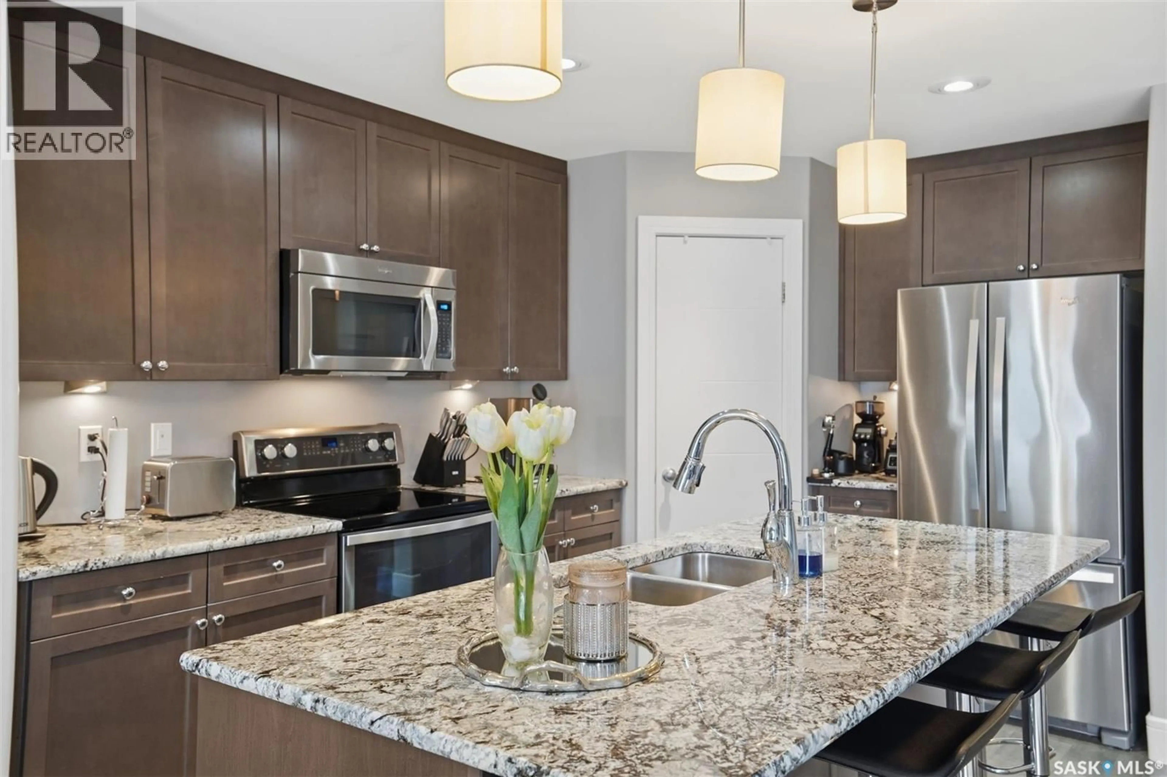 Open concept kitchen, unknown for 346 DICKSON CRESCENT, Saskatoon Saskatchewan S7T0T8