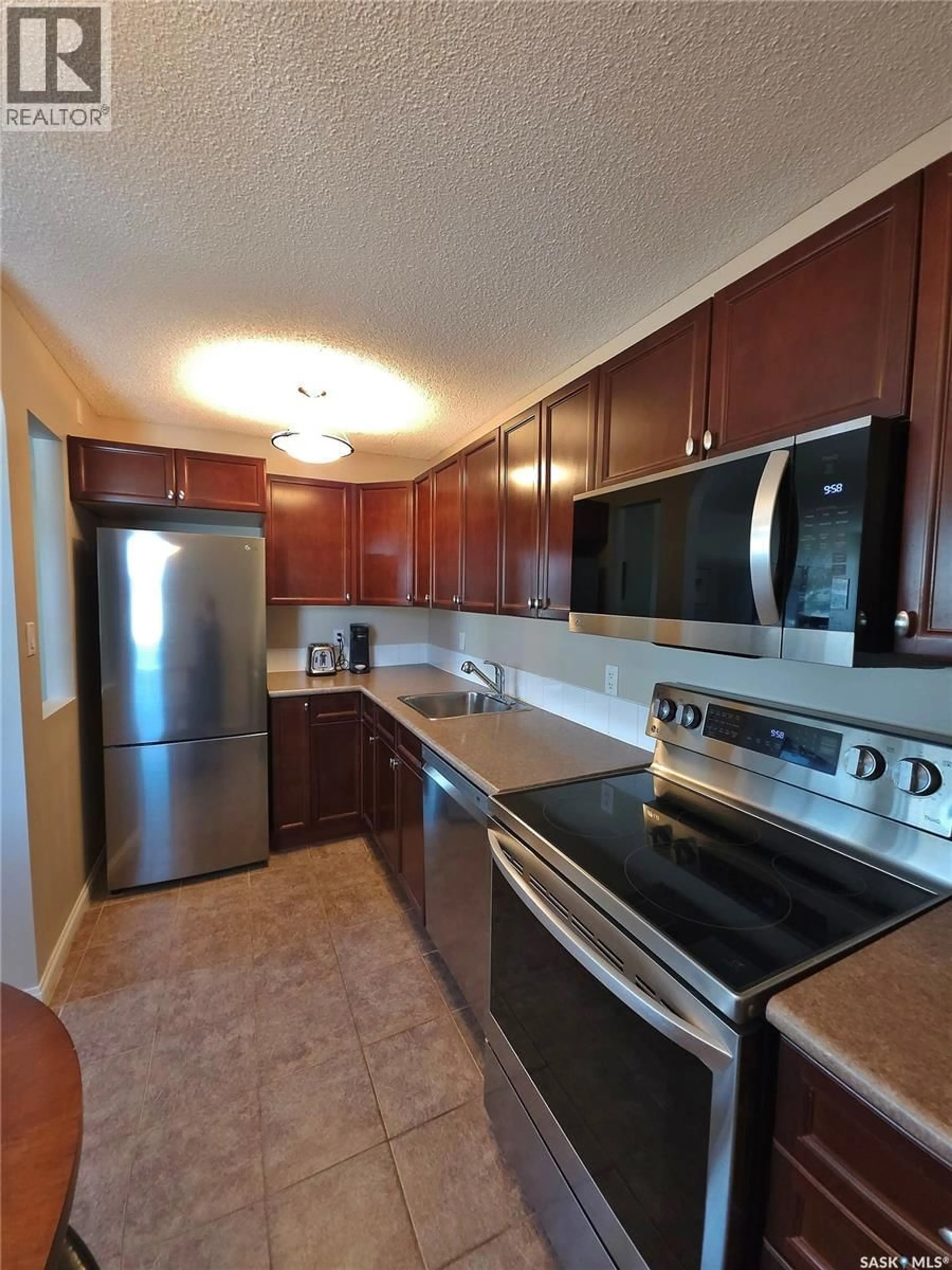 Standard kitchen, unknown for N - 316 1223 7TH AVENUE, Saskatoon Saskatchewan S7K2W1