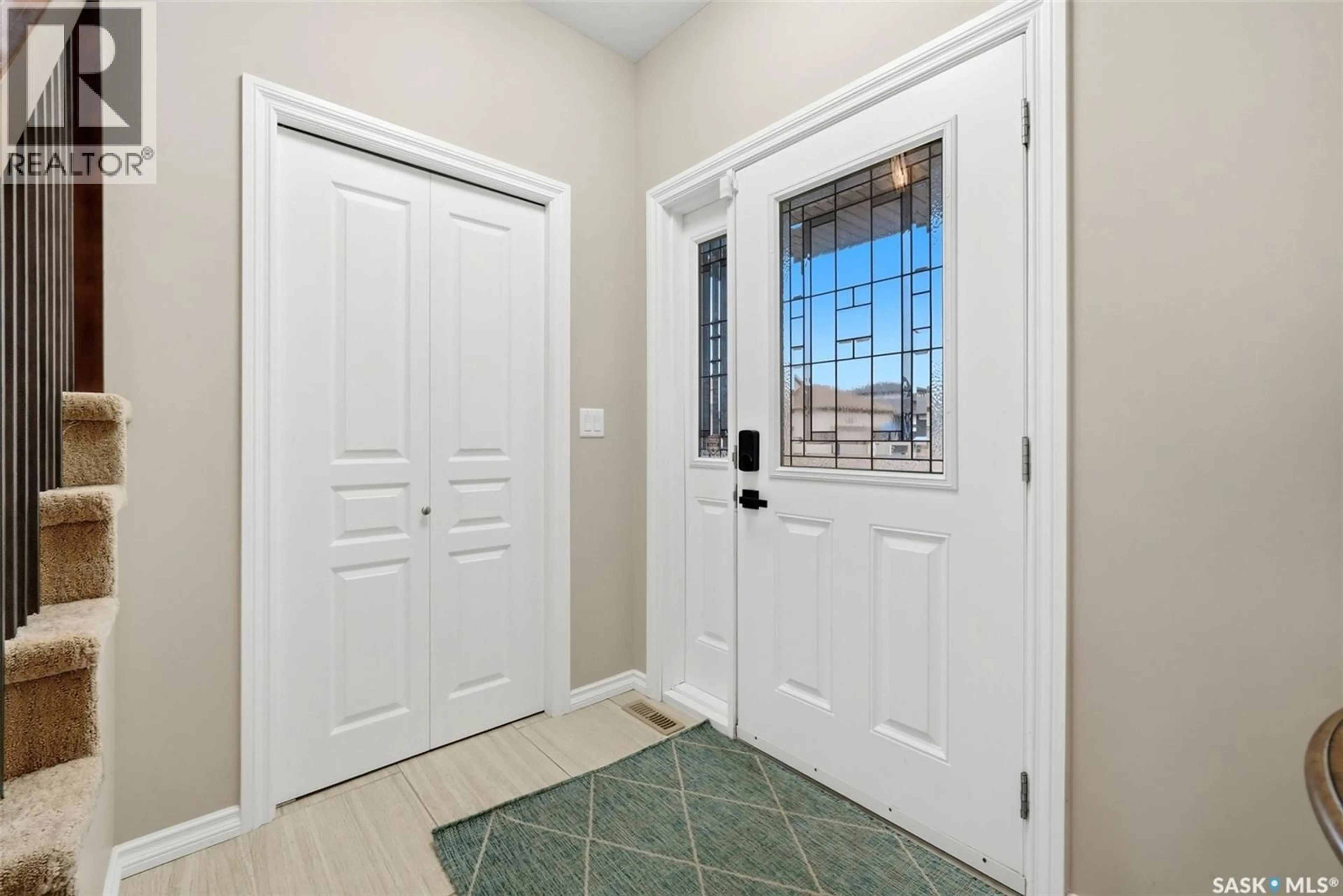 Indoor entryway for 6902 MAPLE VISTA DRIVE, Regina Saskatchewan S4X0J8