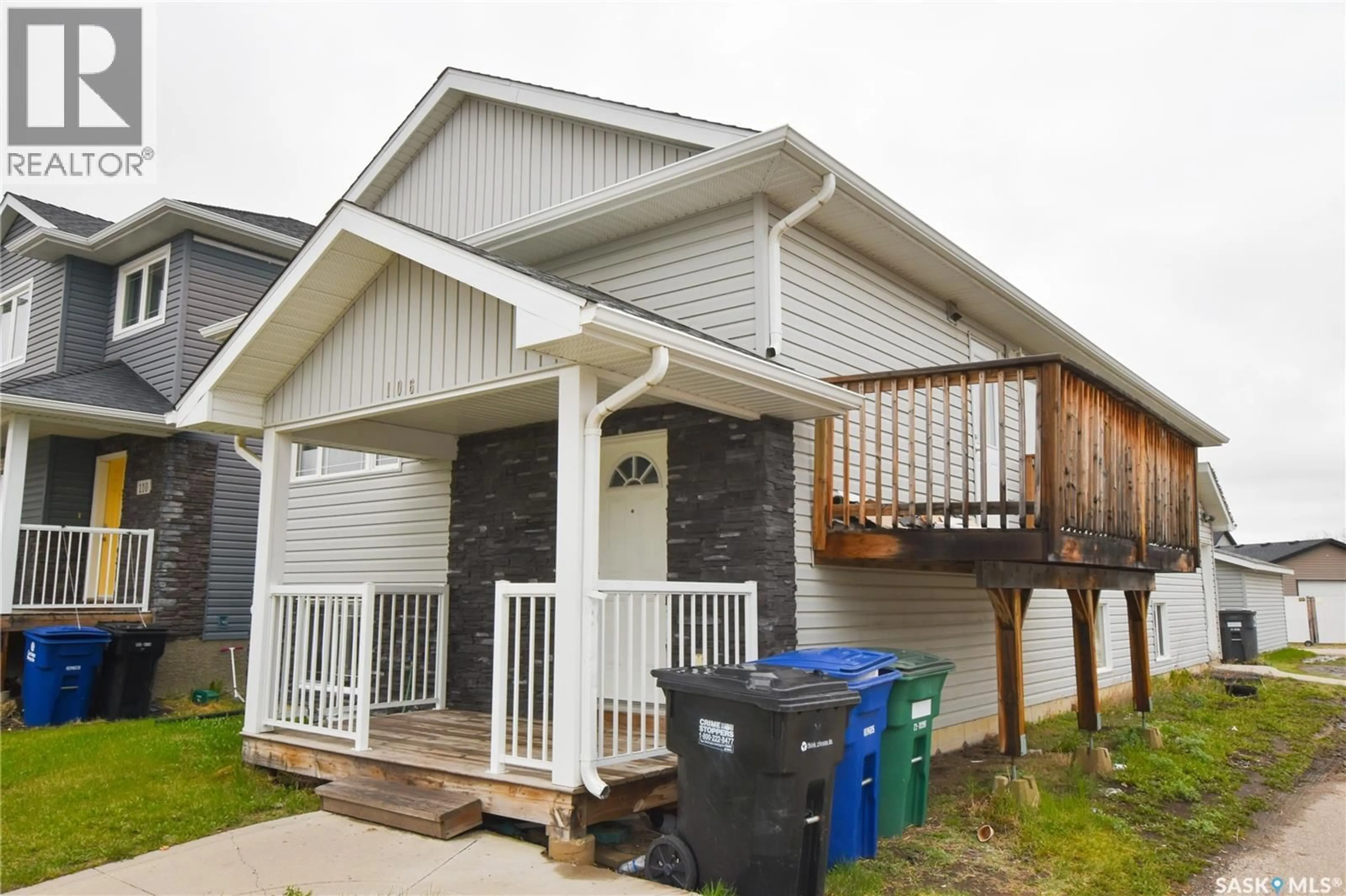 Home with vinyl exterior material, street for 106 GEARY CRESCENT, Saskatoon Saskatchewan S7R0B8