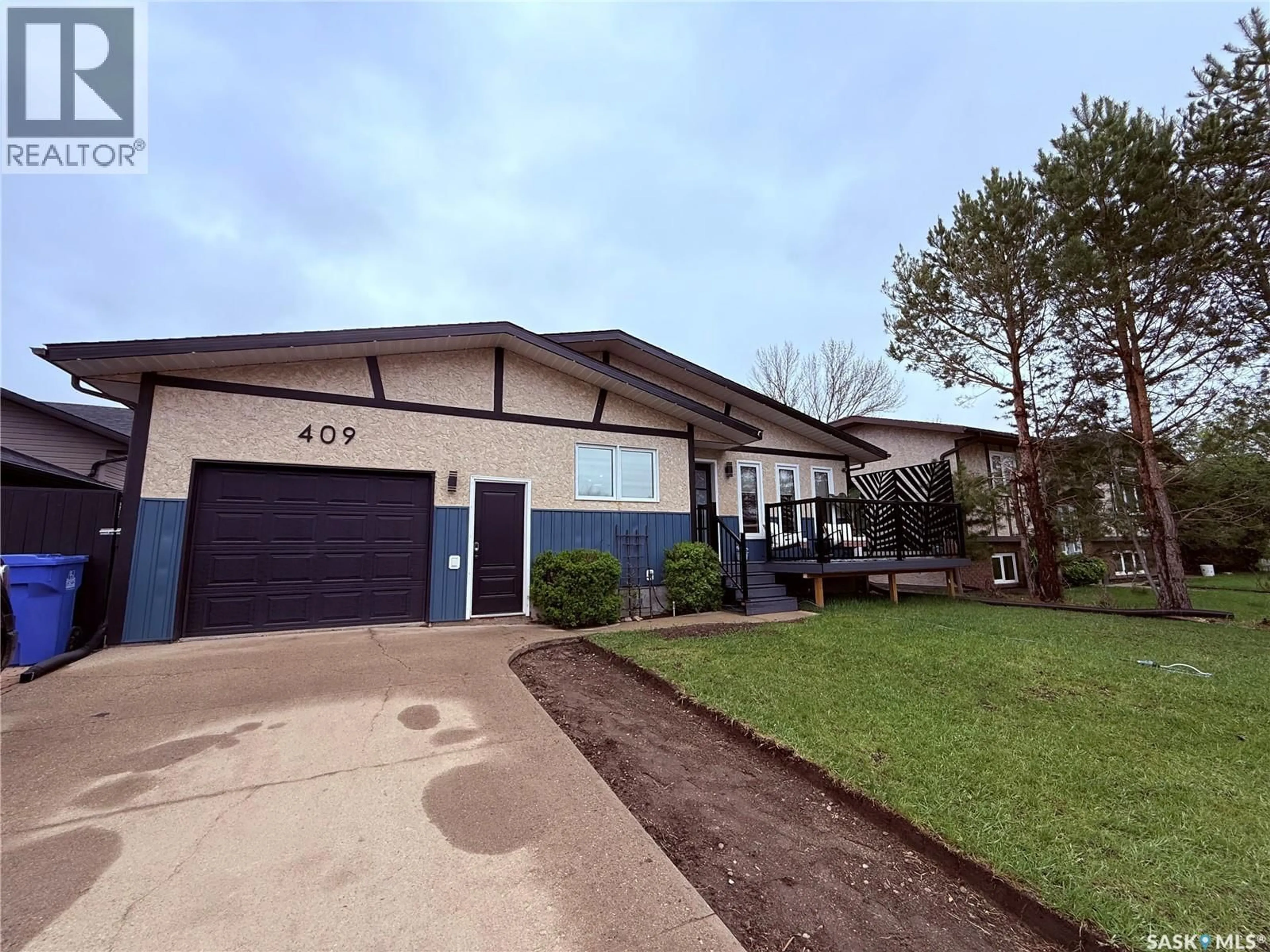 A pic from outside/outdoor area/front of a property/back of a property/a pic from drone, unknown for 409 BROOKS ROAD, Estevan Saskatchewan S4A2P2