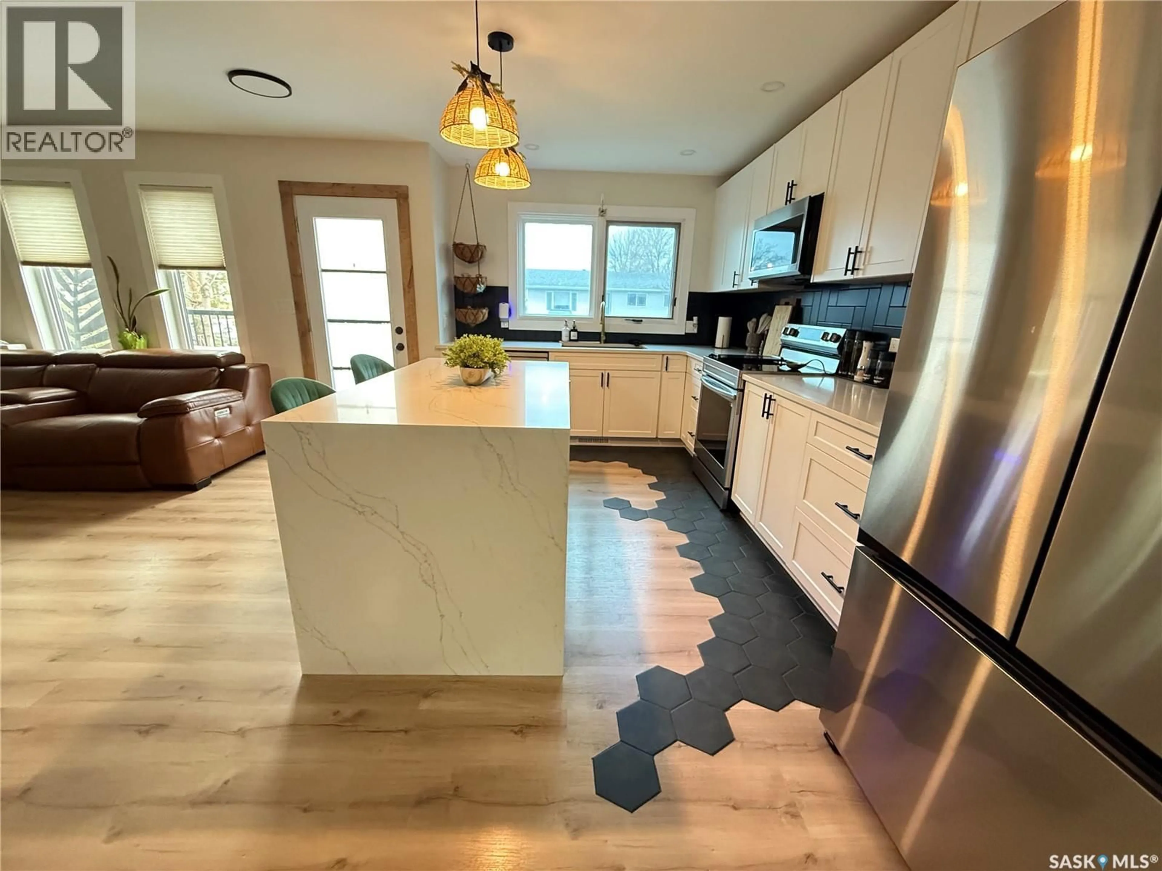 Open concept kitchen, unknown for 409 BROOKS ROAD, Estevan Saskatchewan S4A2P2