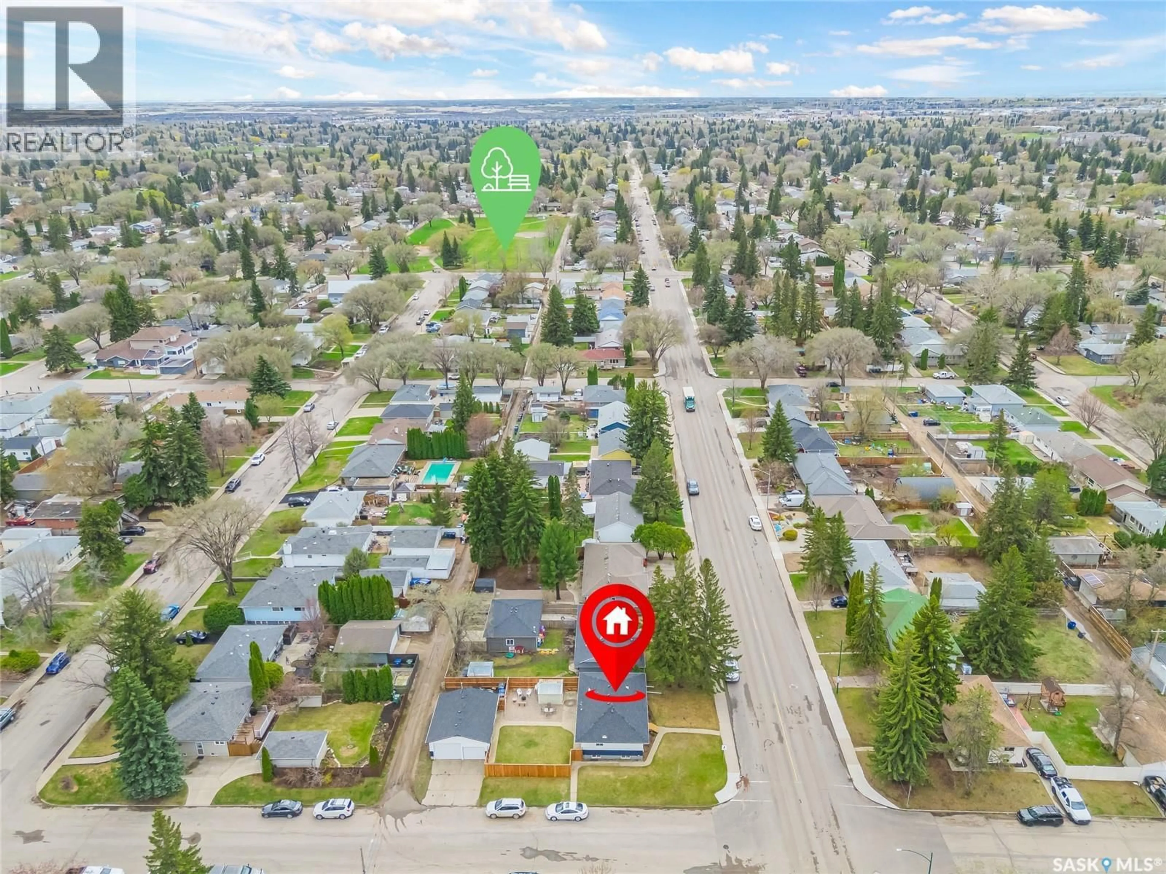 A pic from outside/outdoor area/front of a property/back of a property/a pic from drone, street for 1601 CUMBERLAND AVENUE, Saskatoon Saskatchewan S7H2M4