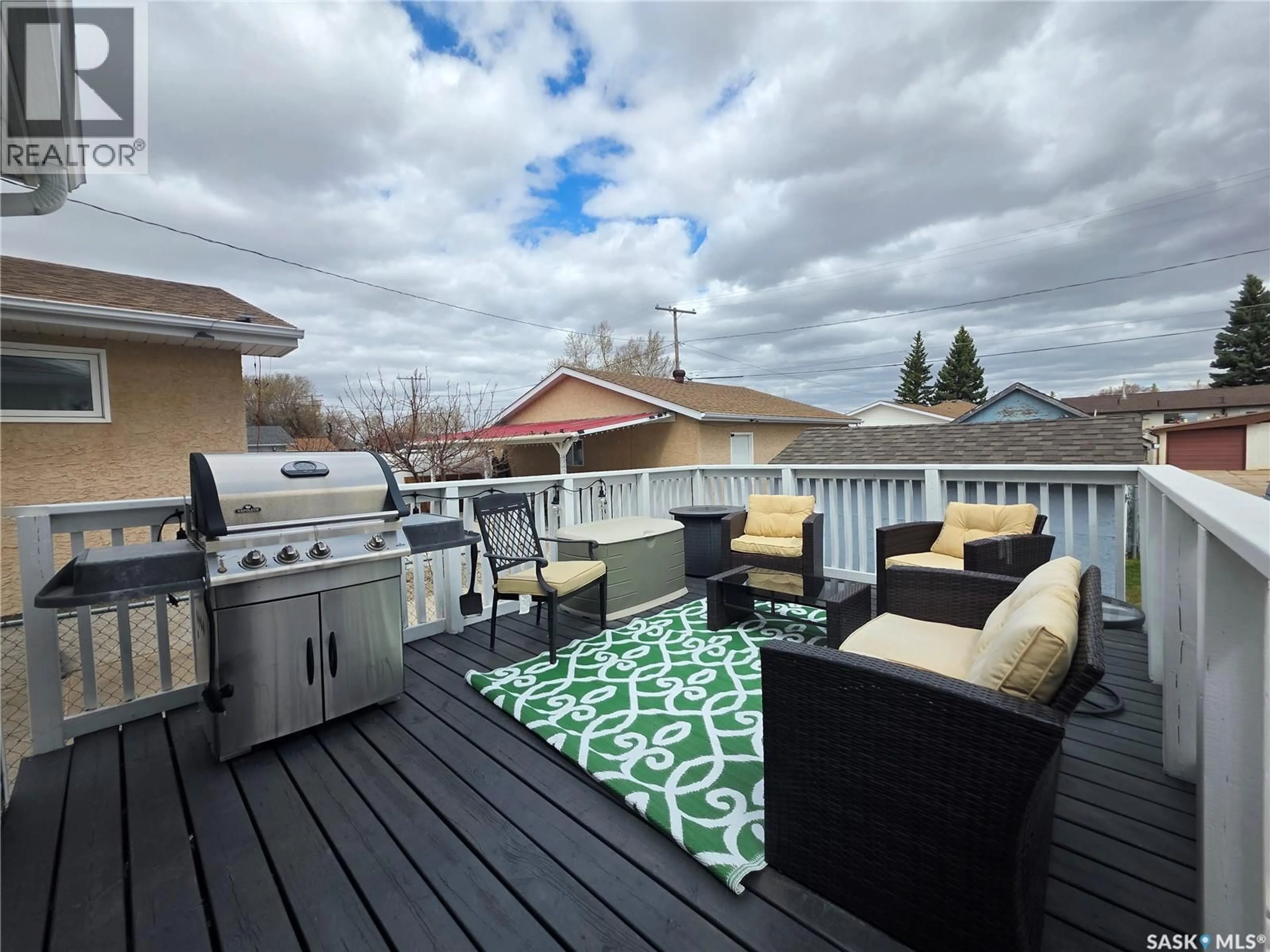 Patio, mountain view for 142 10TH AVENUE, Melville Saskatchewan S0A2P0