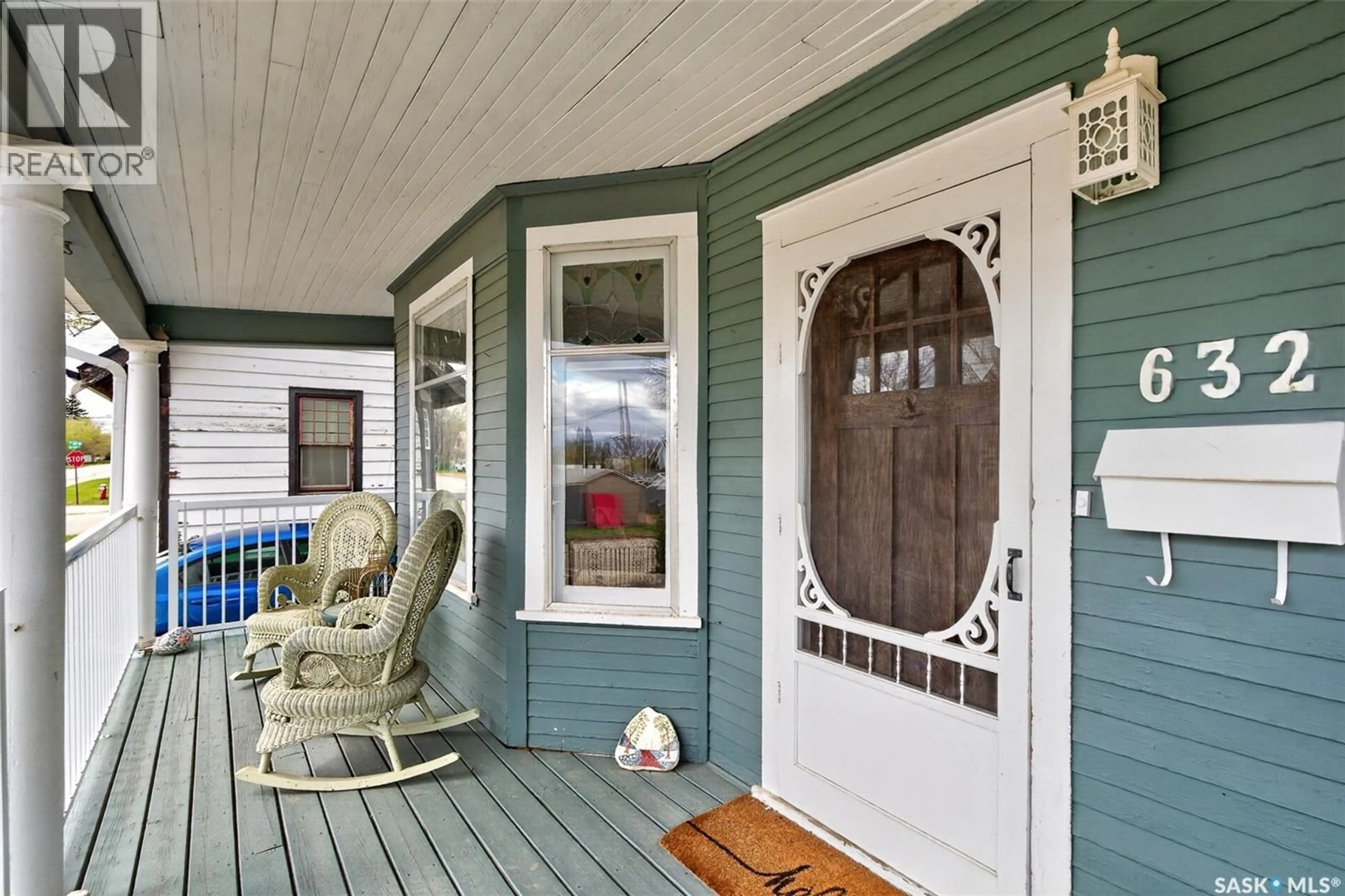 Indoor entryway for 632 OXFORD STREET, Moose Jaw Saskatchewan S6H2P7