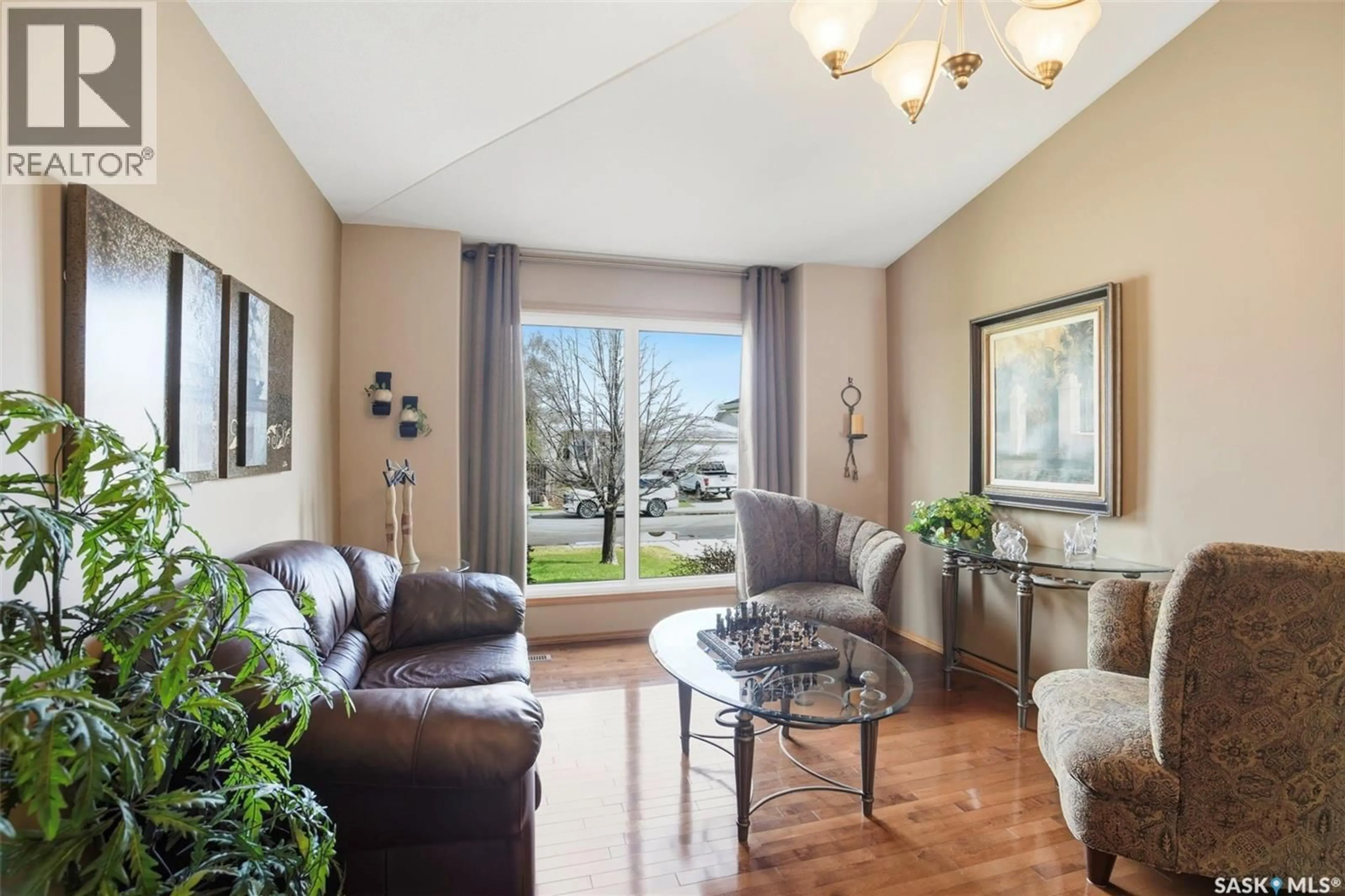 Living room with furniture, unknown for 211 BROOKMORE LANE, Saskatoon Saskatchewan S7V1C1