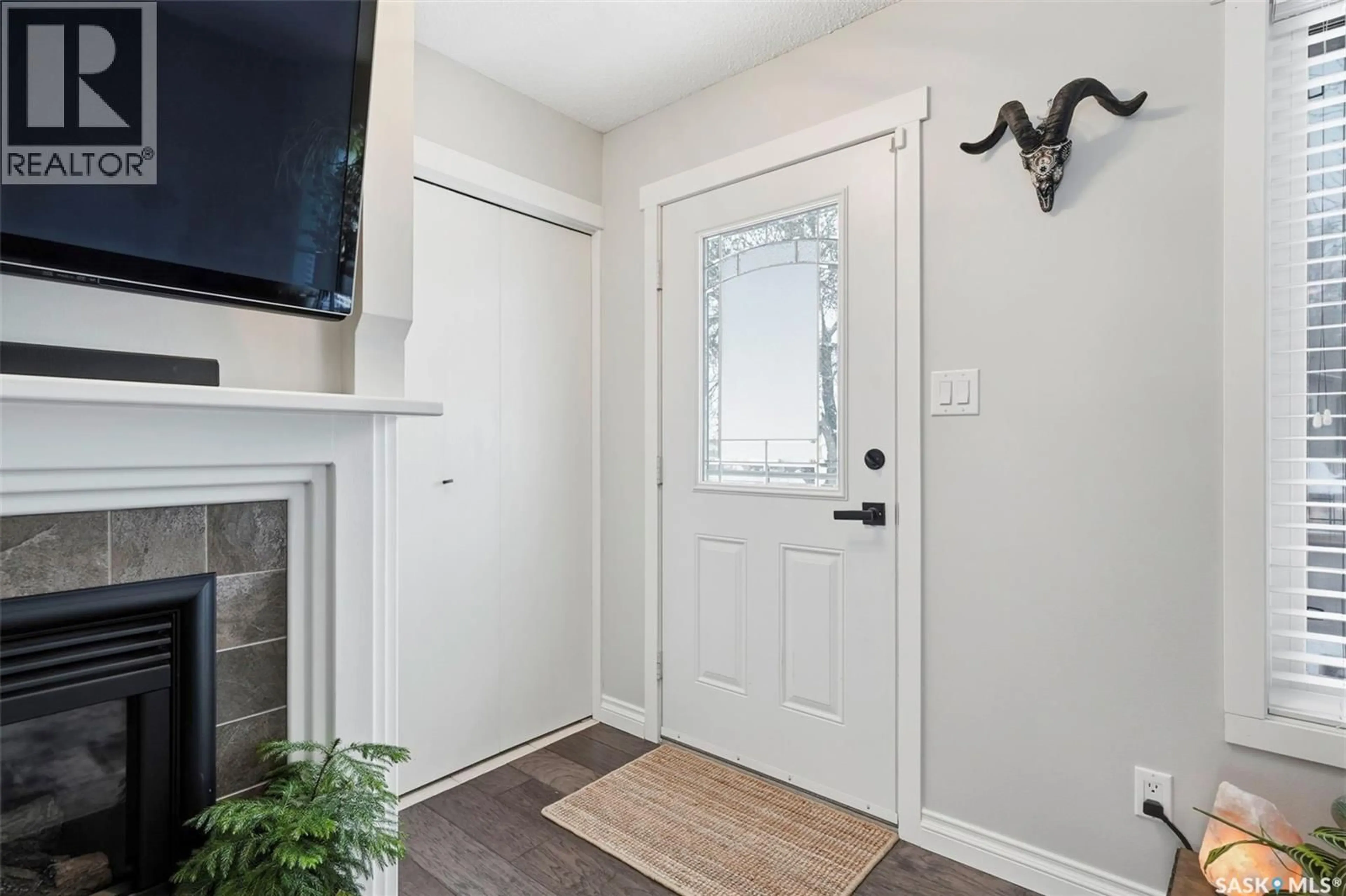 Indoor entryway for 3495 EAGLE CRESCENT, Prince Albert Saskatchewan S6V7W9