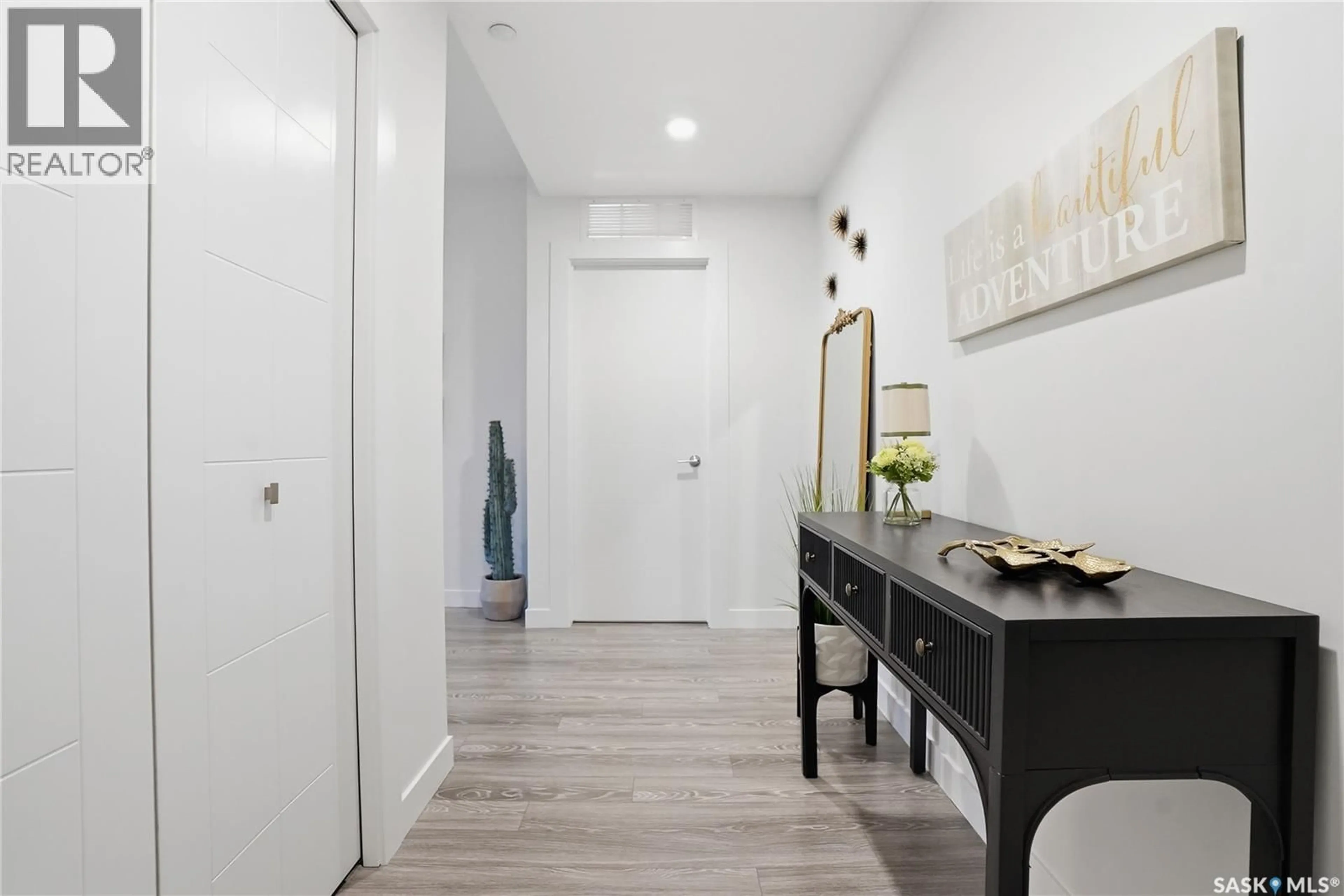 Indoor entryway for 142 - 214 PAWLYCHENKO LANE, Saskatoon Saskatchewan S7V0N7