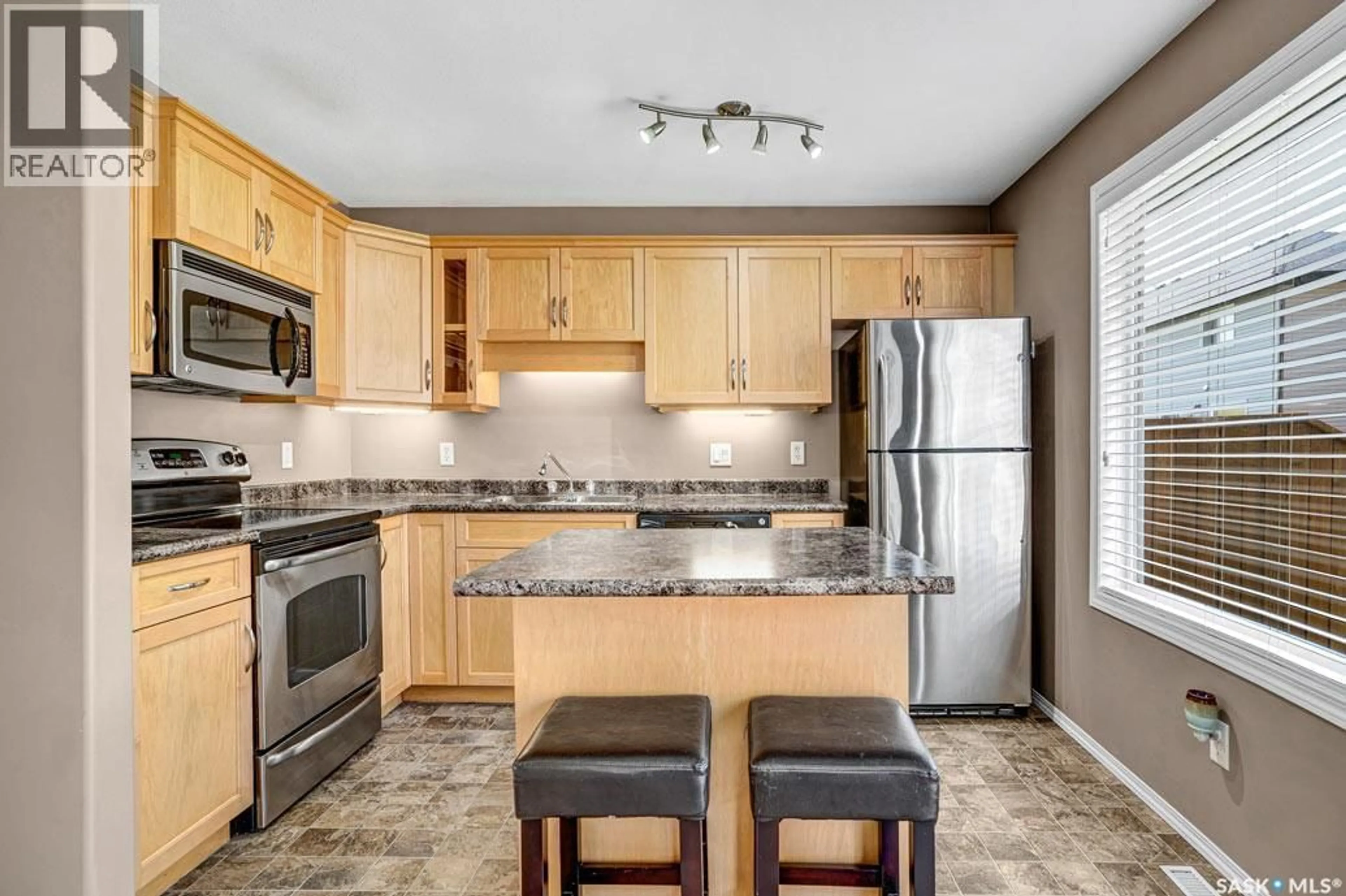 Standard kitchen, unknown for 300 - 14 MACCORMACK ROAD, Martensville Saskatchewan S0K2T1