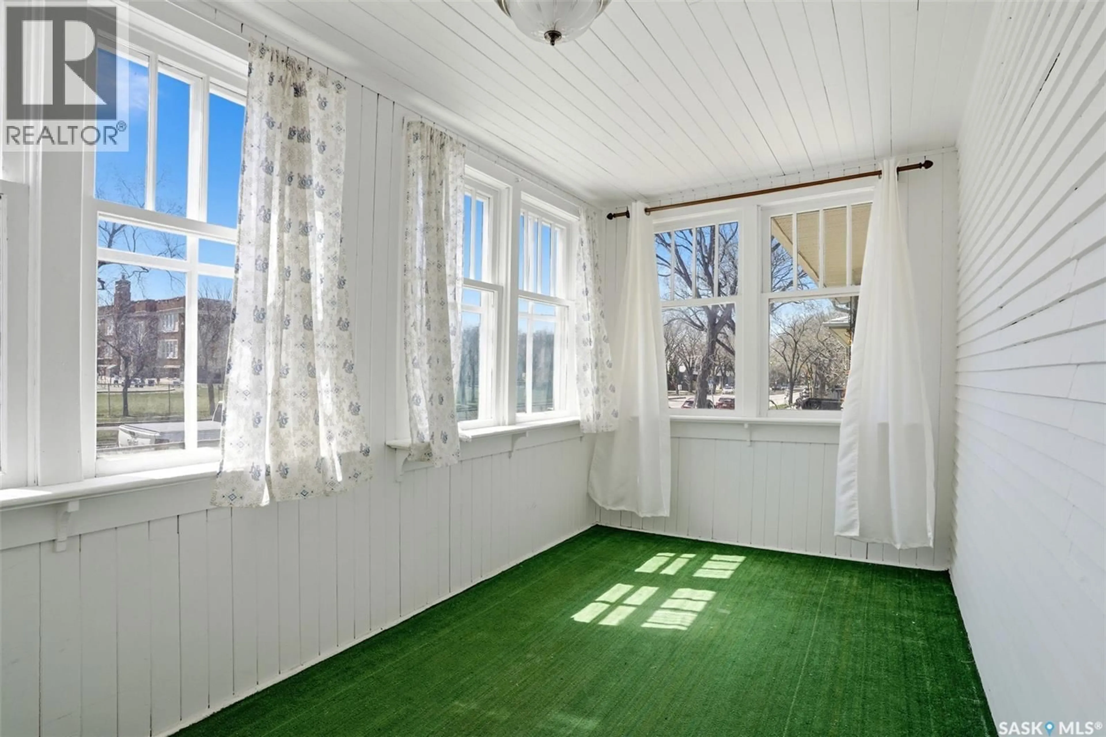 A pic of a room for 1206 VICTORIA AVENUE, Regina Saskatchewan S4P0N9