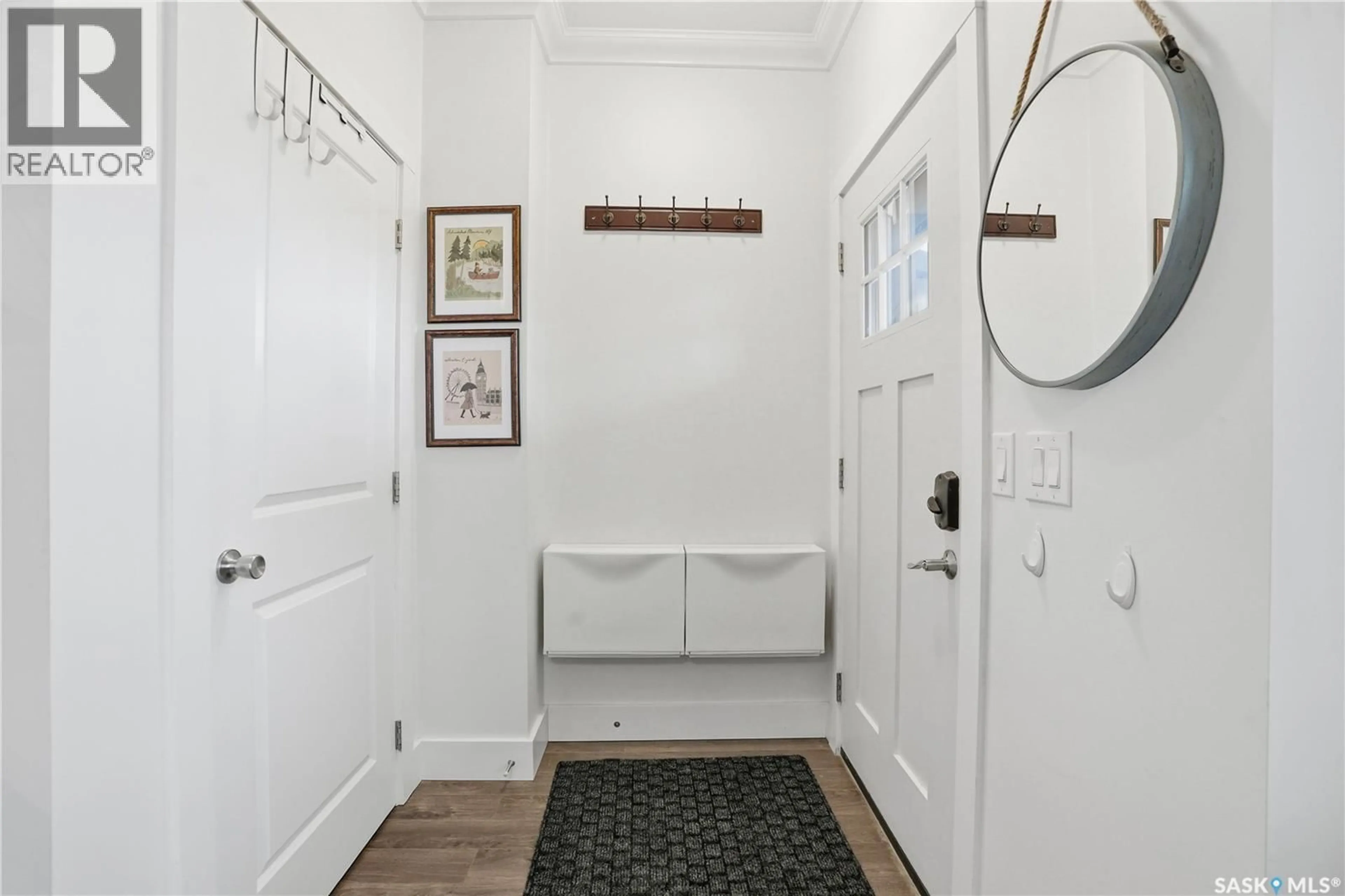 Indoor entryway for 431 EATON LANE, Saskatoon Saskatchewan S7V0H5