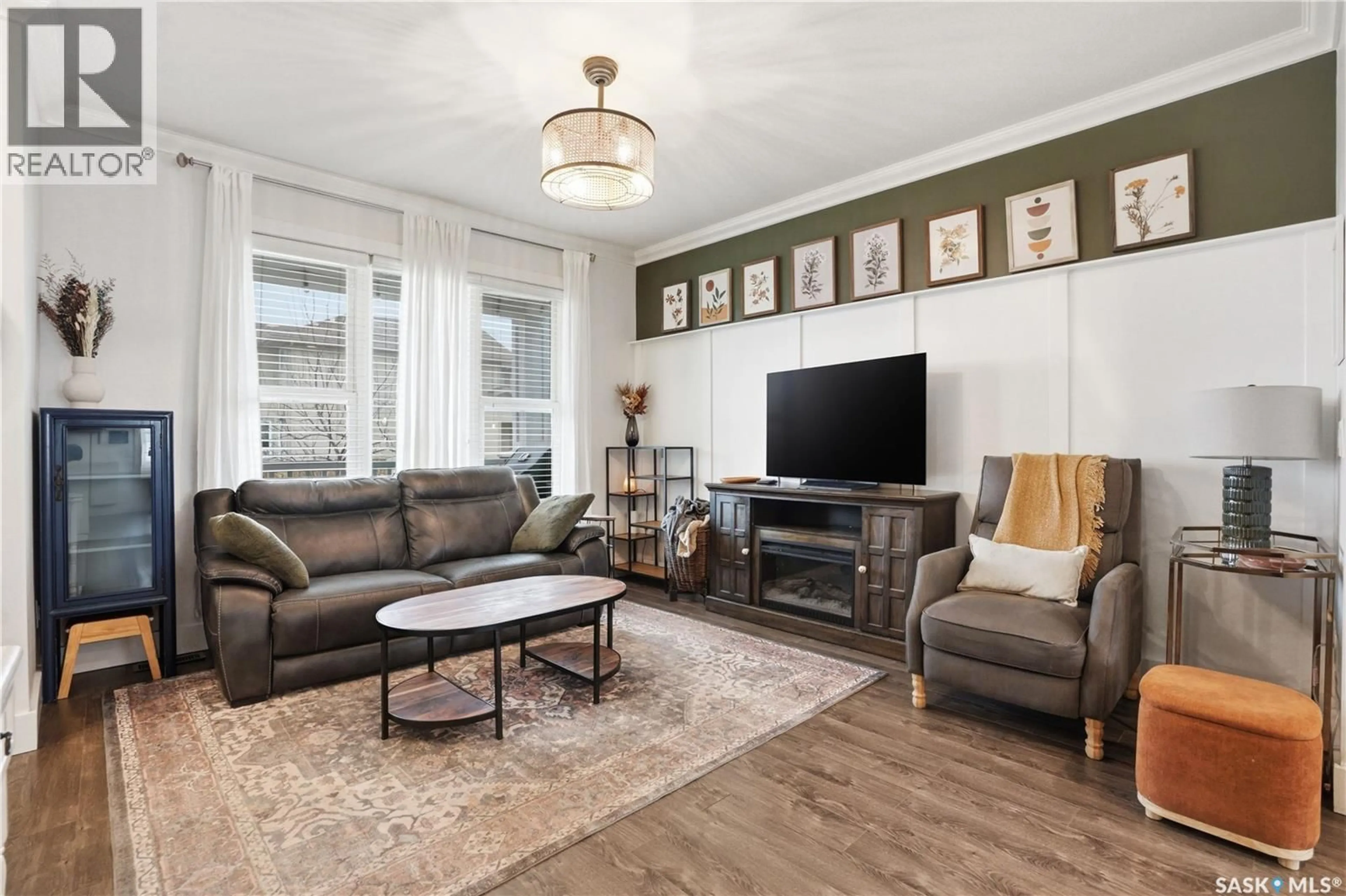 Living room with furniture, unknown for 431 EATON LANE, Saskatoon Saskatchewan S7V0H5