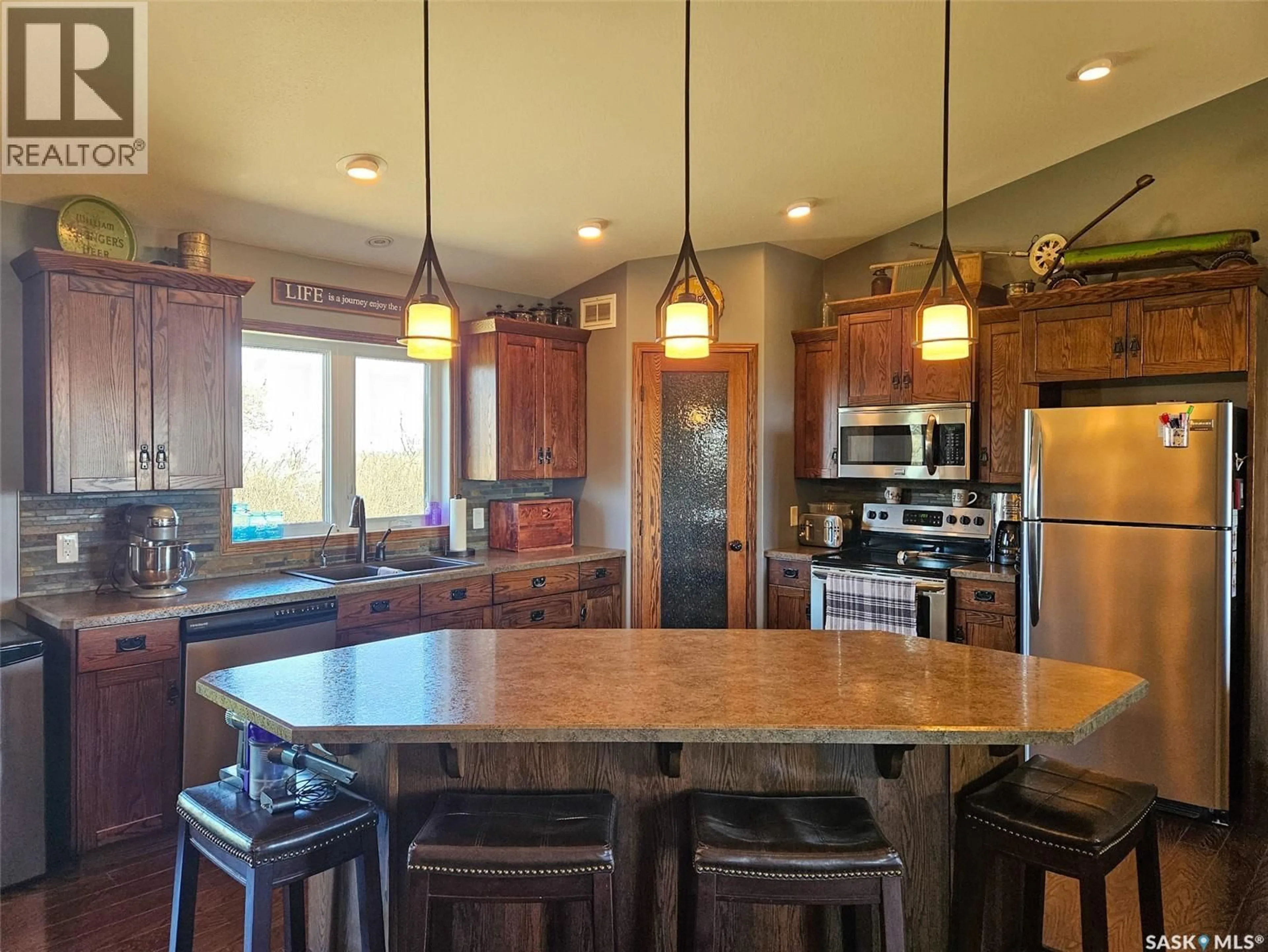Open concept kitchen, unknown for CHANDLER ACREAGE, Wood River Rm No. 74 Saskatchewan S0H2K0