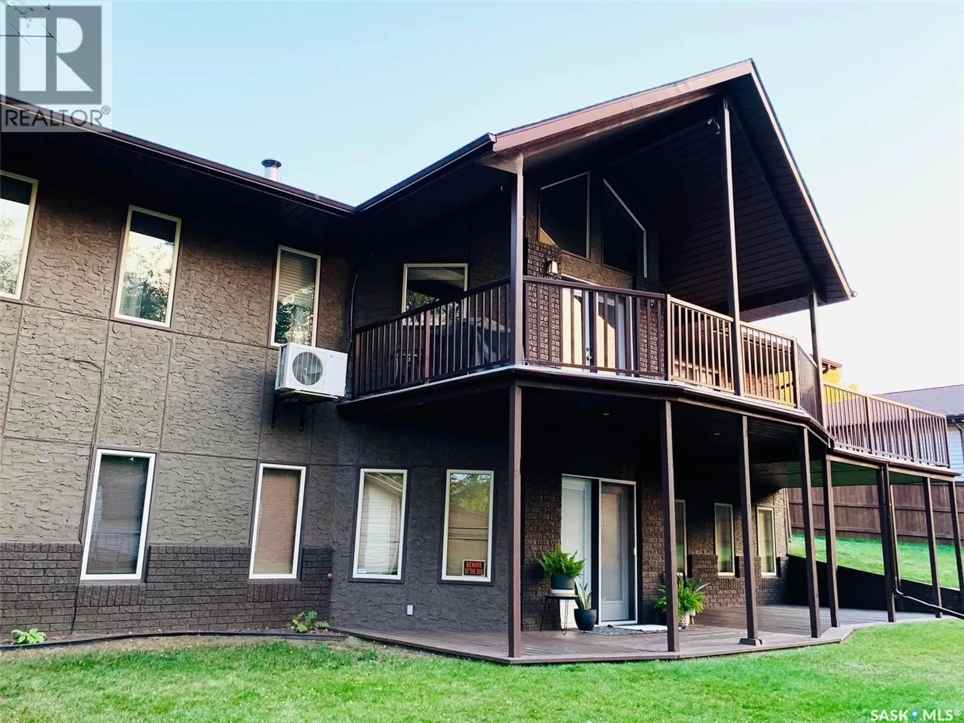 Home with vinyl exterior material, building for 408 MACDONALD STREET, Nipawin Saskatchewan S0E1E0