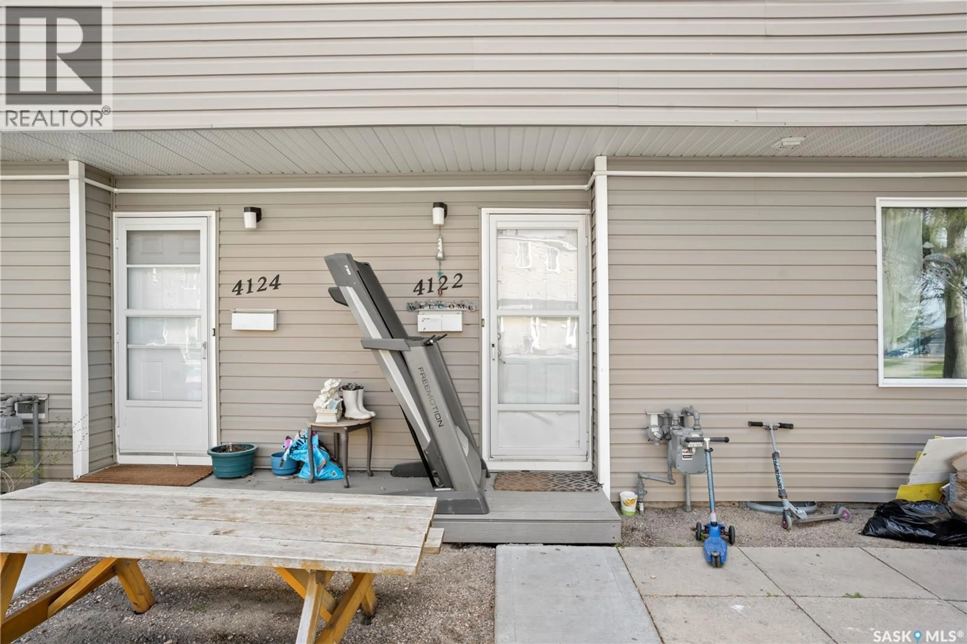 Unknown for 4122 CASTLE ROAD, Regina Saskatchewan S4S6A4