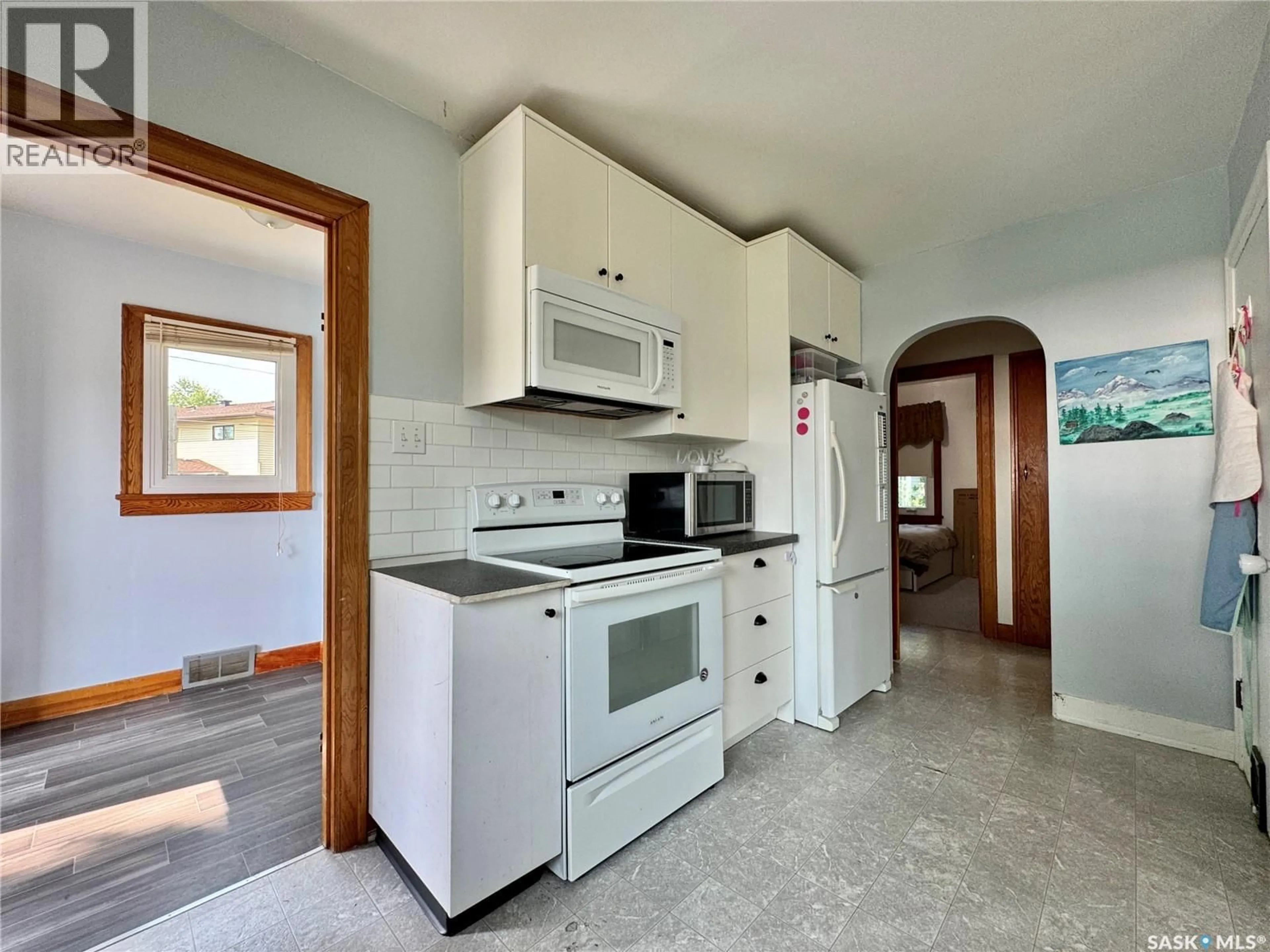 Standard kitchen, ceramic/tile floor for 405 MARCH AVENUE, Langenburg Saskatchewan S0A0A0