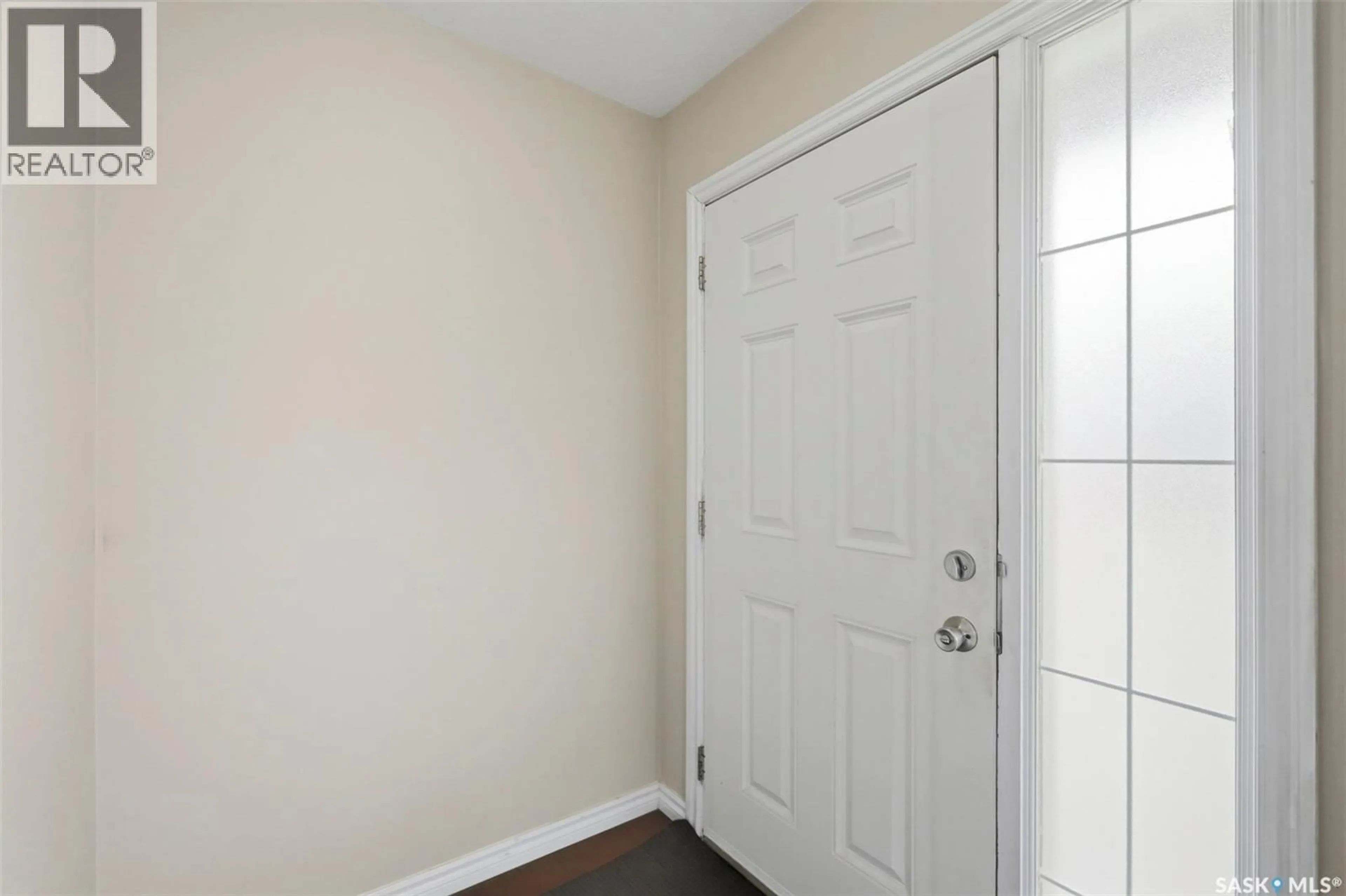 Indoor entryway for 303 - 119 SLIMMON PLACE, Saskatoon Saskatchewan S7V0A8