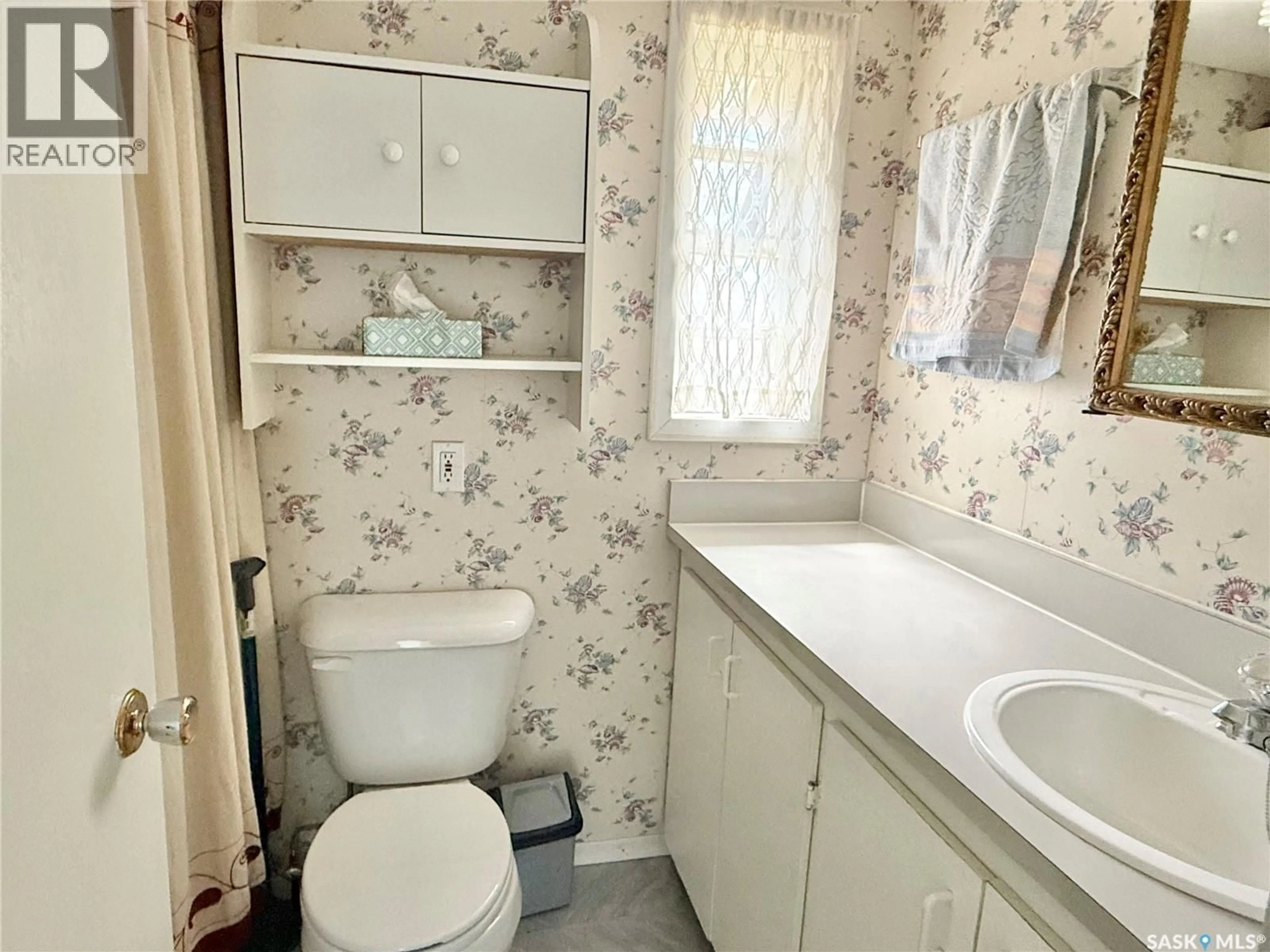 Standard bathroom, unknown for 112 1ST STREET, Shell Lake Saskatchewan S0J2G0