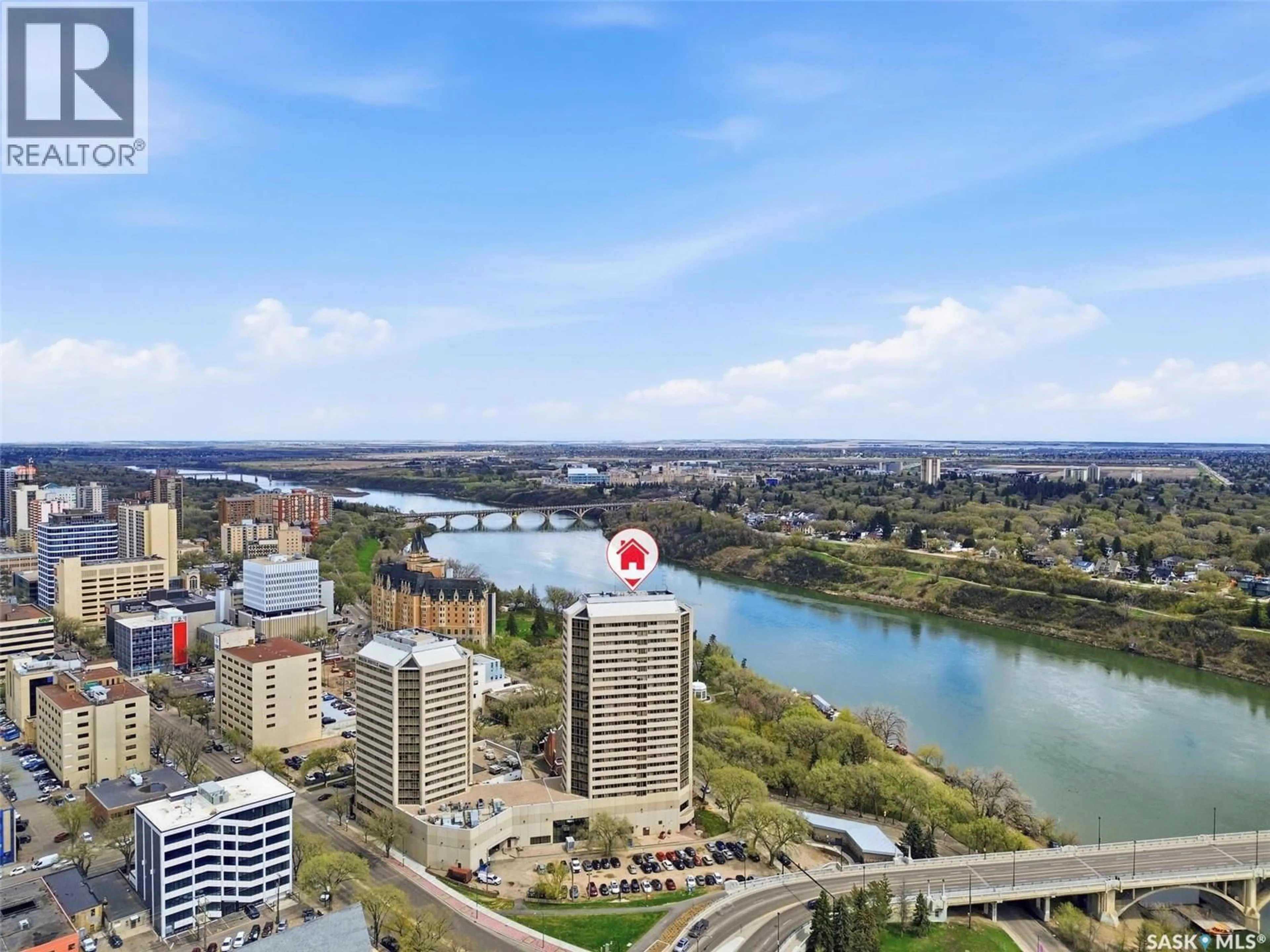 A pic from outside/outdoor area/front of a property/back of a property/a pic from drone, water/lake/river/ocean view for 424 - 1670 SPADINA CRESCENT, Saskatoon Saskatchewan S7K6X7