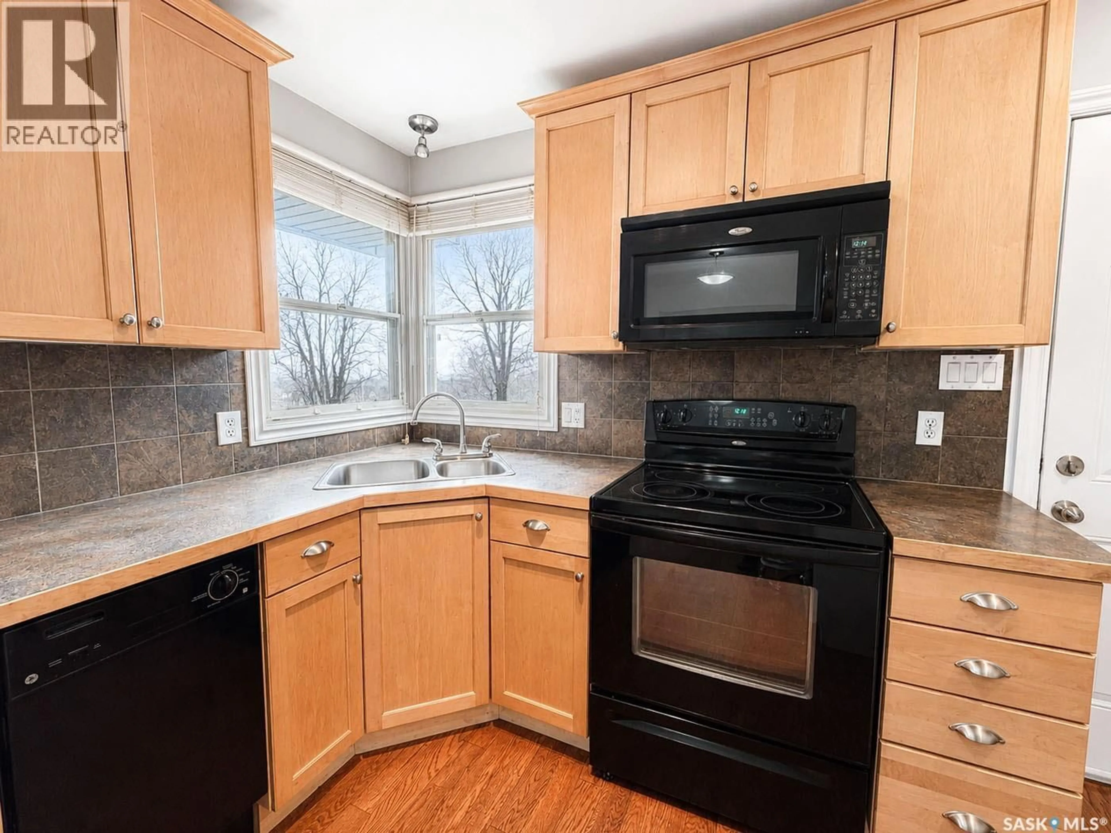 Standard kitchen, unknown for 1424 GOSHEN PLACE, Prince Albert Saskatchewan S6V0R8