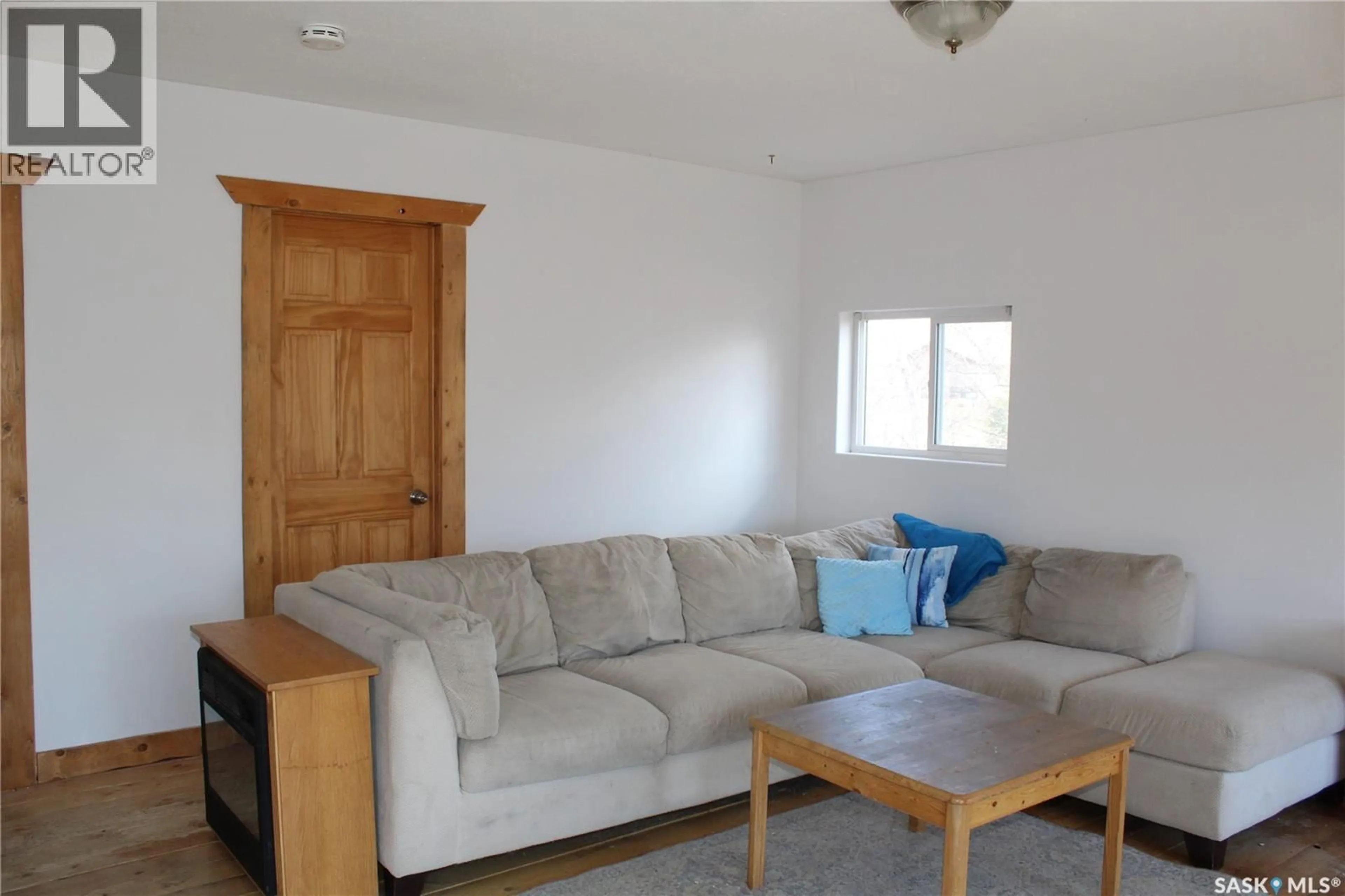 Living room with furniture, unknown for 6 DRIFTWOOD LANE, Invergordon Rm No. 430 Saskatchewan S0J1H0
