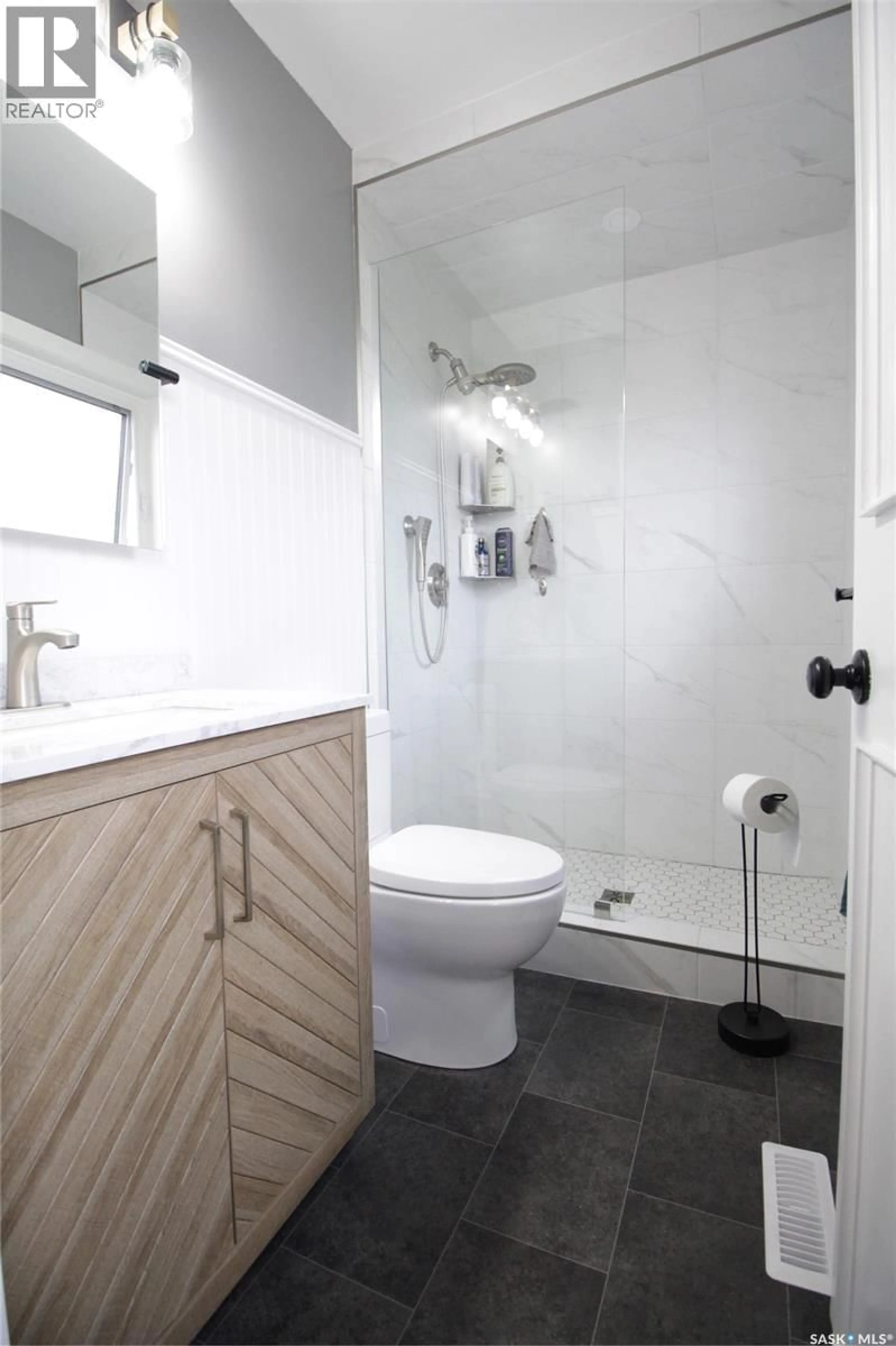 Contemporary bathroom, ceramic/tile floor for SELBY ACREAGE, Rocanville Rm No. 151 Saskatchewan S0A3L0