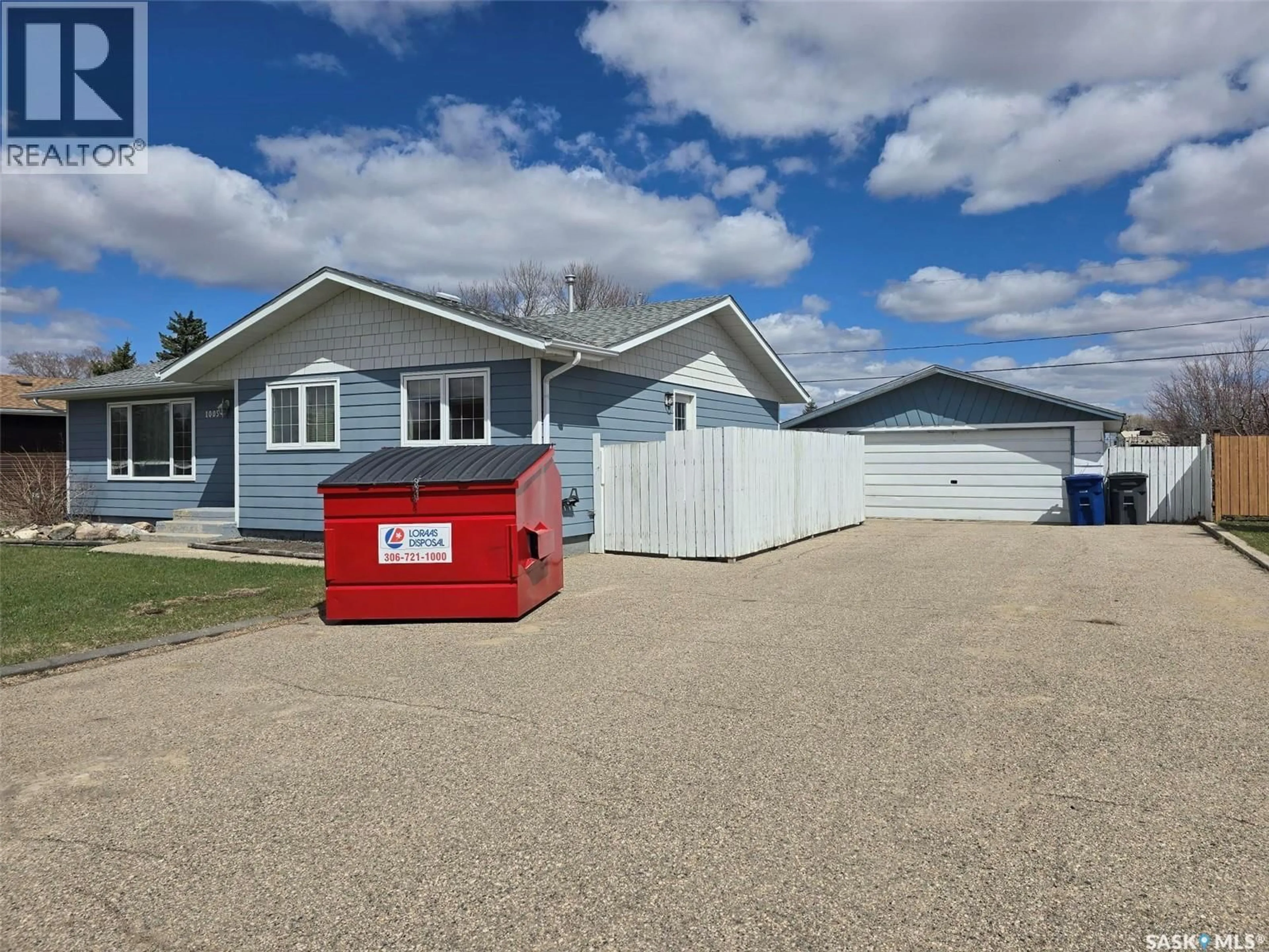 Home with vinyl exterior material, street for 1005 ANDERSON STREET, Grenfell Saskatchewan S0G2B0