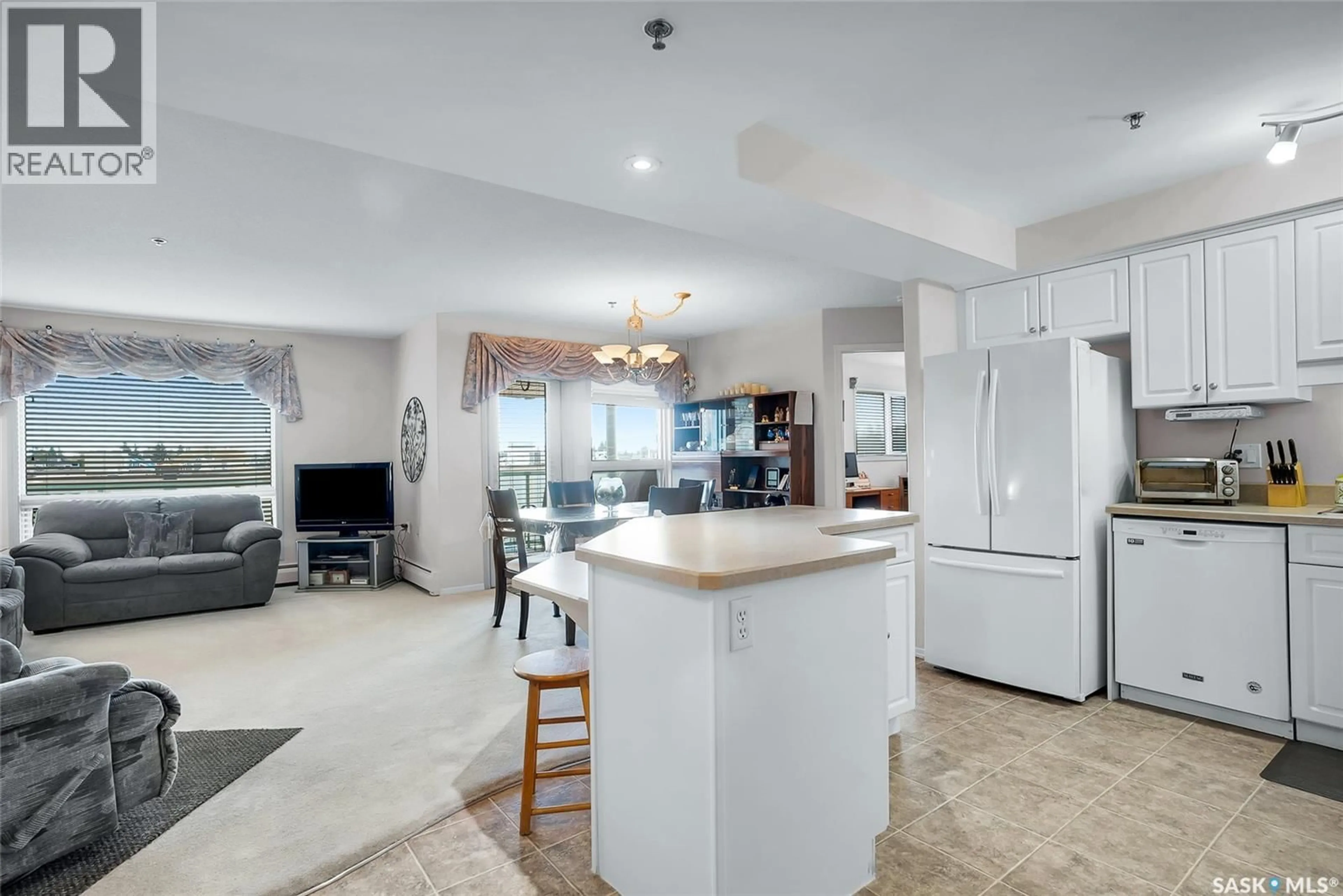 Open concept kitchen, ceramic/tile floor for 2213 - 215 ADELAIDE STREET, Saskatoon Saskatchewan S7J0J6
