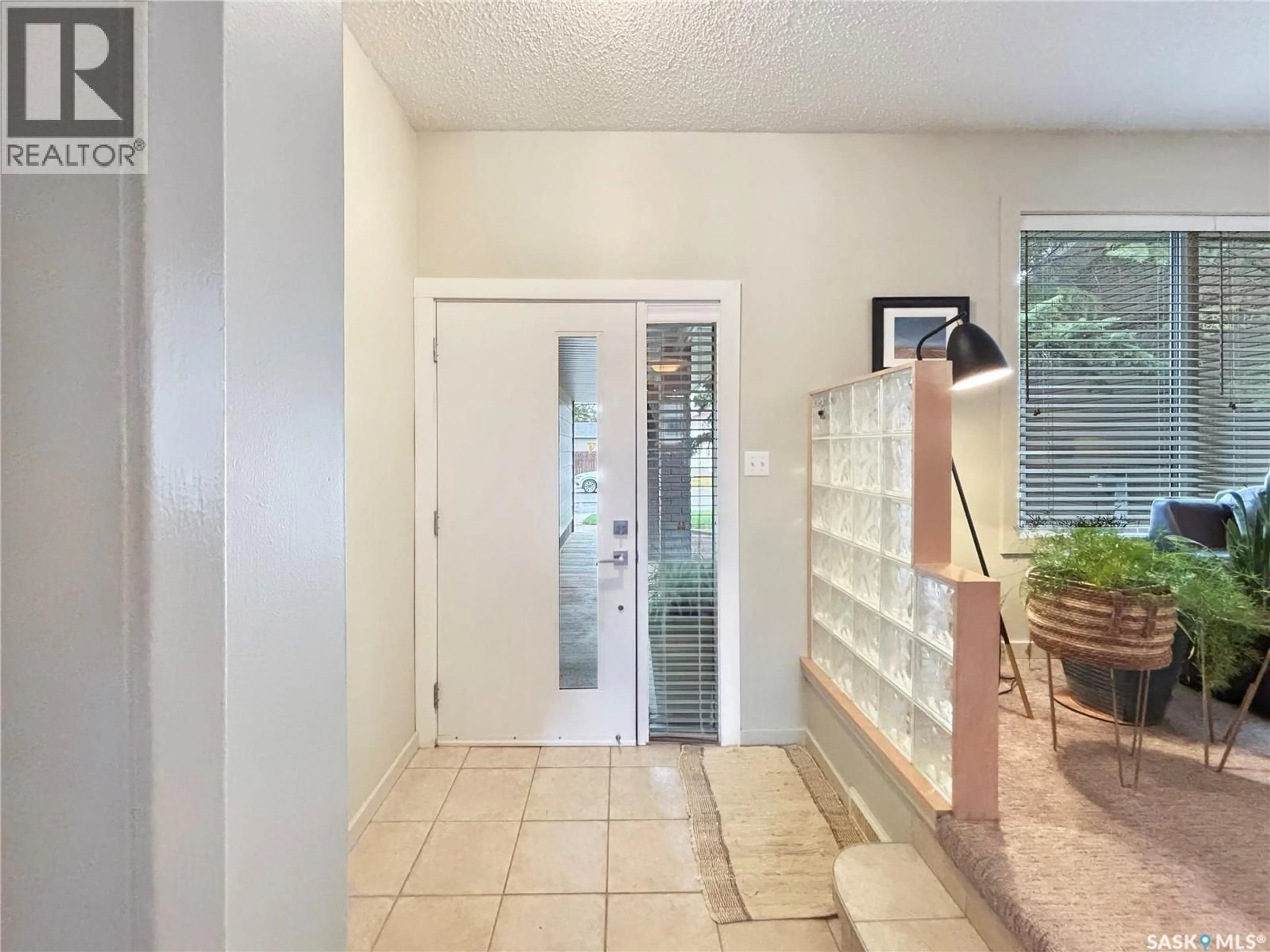 Indoor entryway for 355 BALL CRESCENT, Saskatoon Saskatchewan S7K6E3