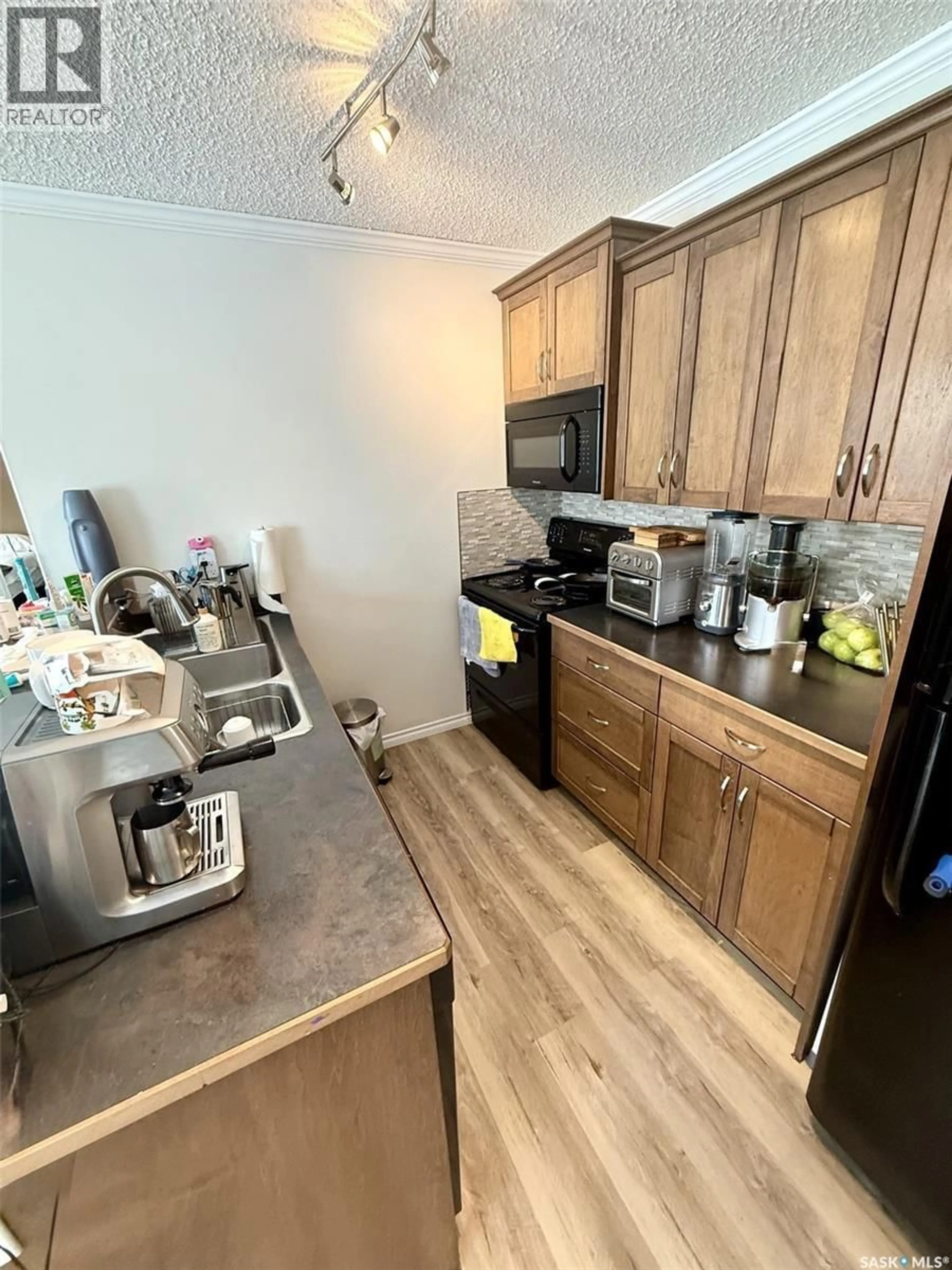 Standard kitchen, unknown for 203 - 148 CATHERINE STREET, Yorkton Saskatchewan S3N4J6
