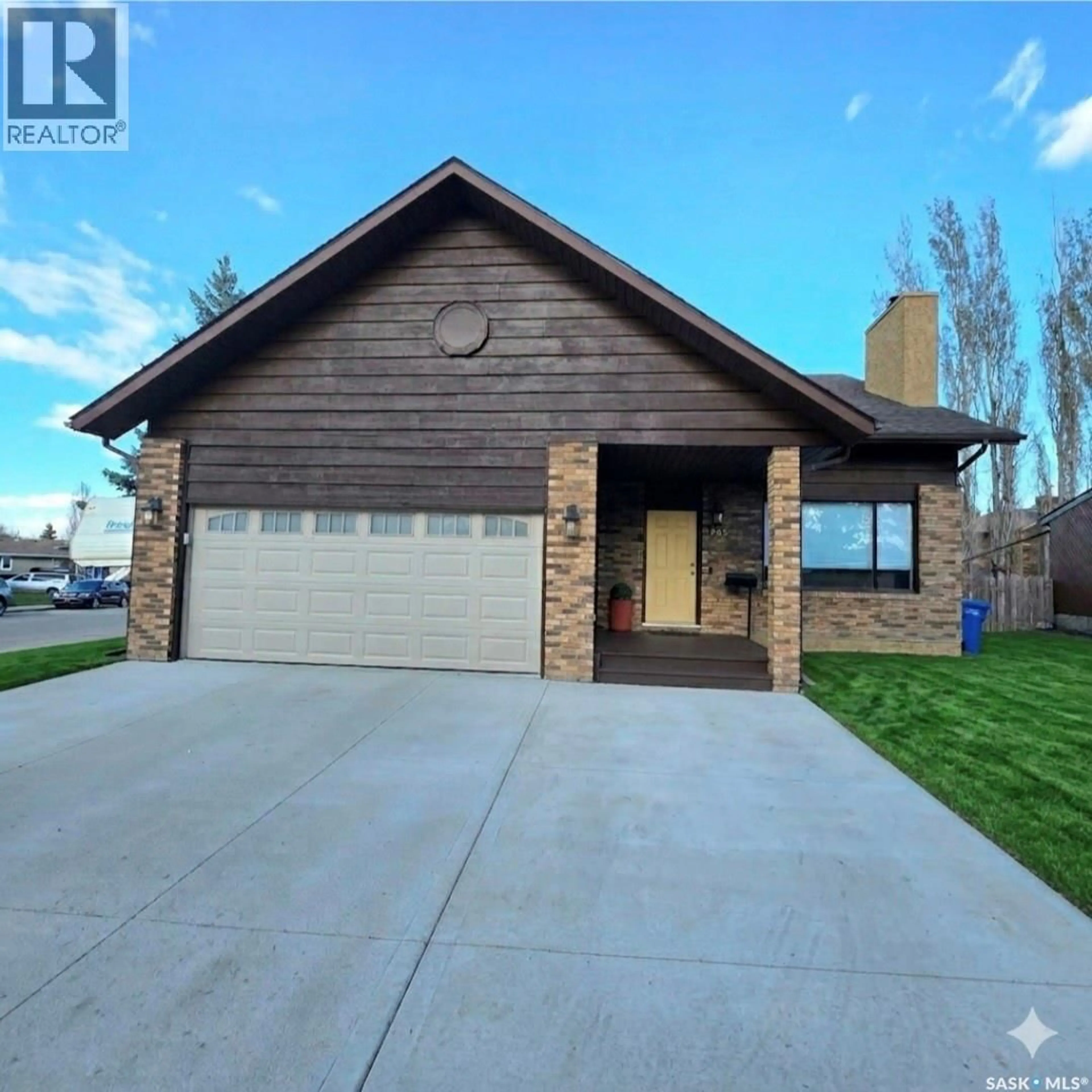 Home with brick exterior material, water/lake/river/ocean view for 868 CONROY PLACE, Prince Albert Saskatchewan S6V6Y7