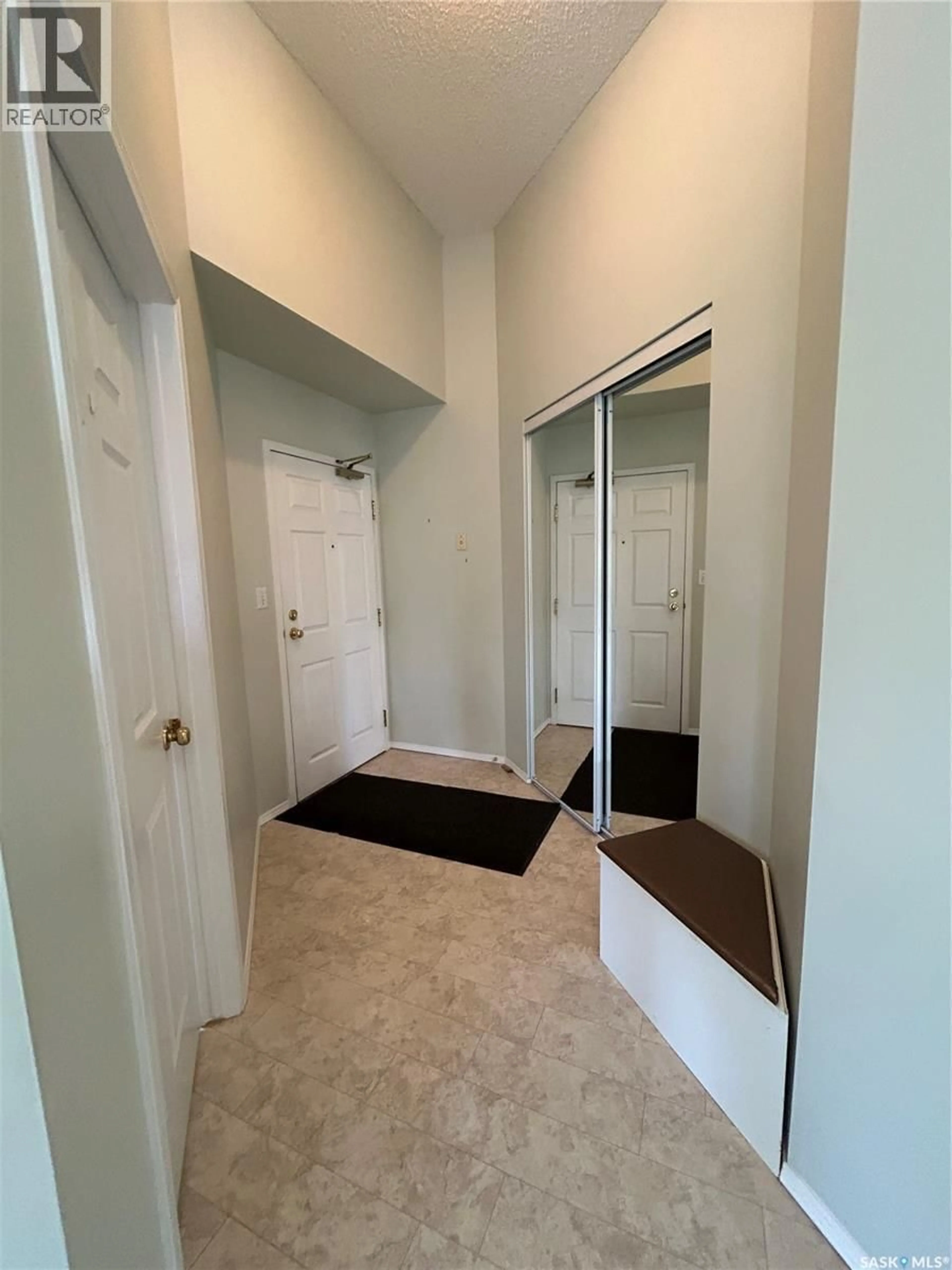 Indoor entryway for 408 740 9TH STREET, Humboldt Saskatchewan S0K2A0