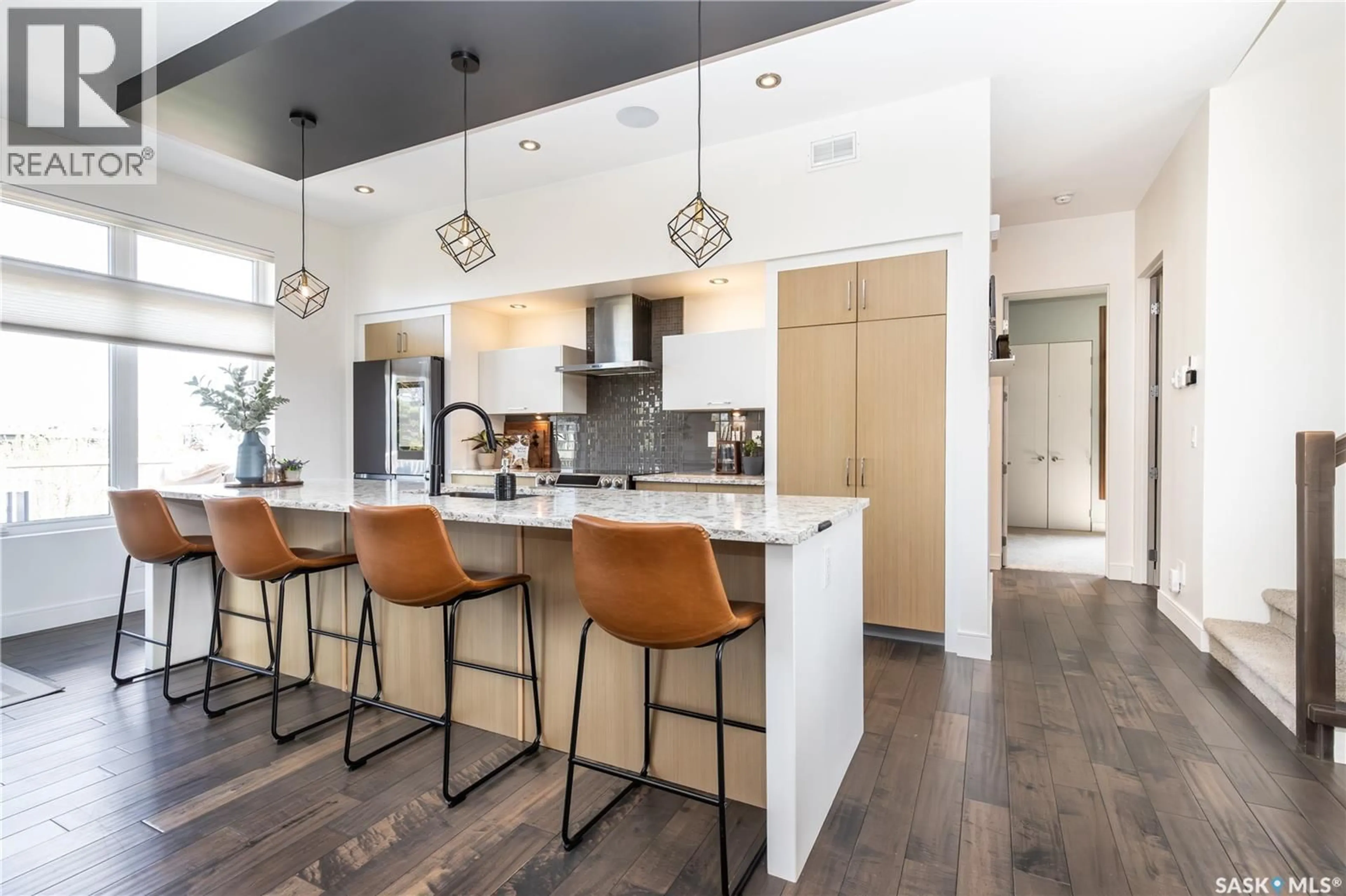 Contemporary kitchen, unknown for 738 ATTON CRESCENT, Saskatoon Saskatchewan S7W0K5