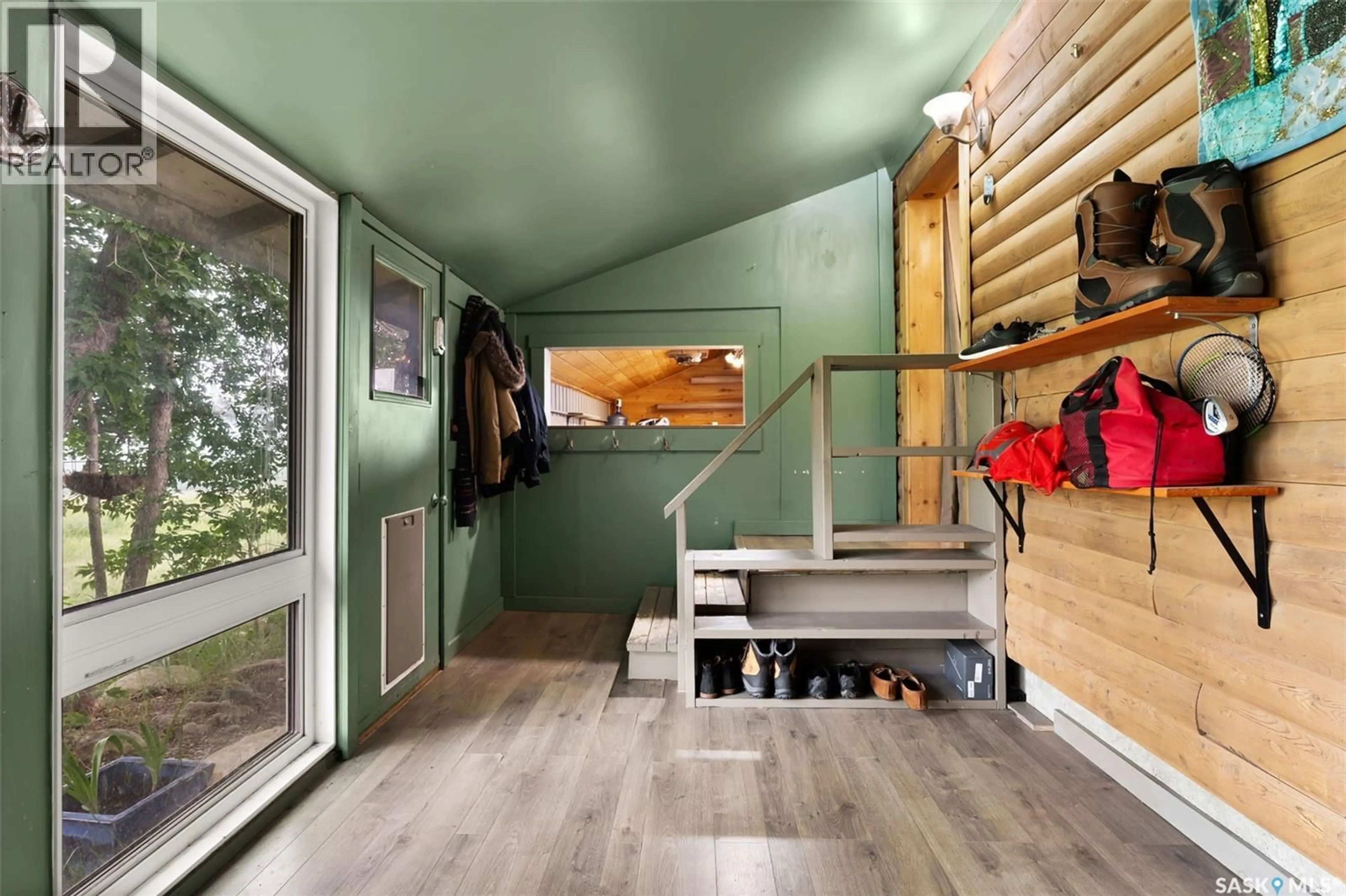 Indoor entryway for CRAVEN ACREAGE, Longlaketon Rm No. 219 Saskatchewan S0G0W0