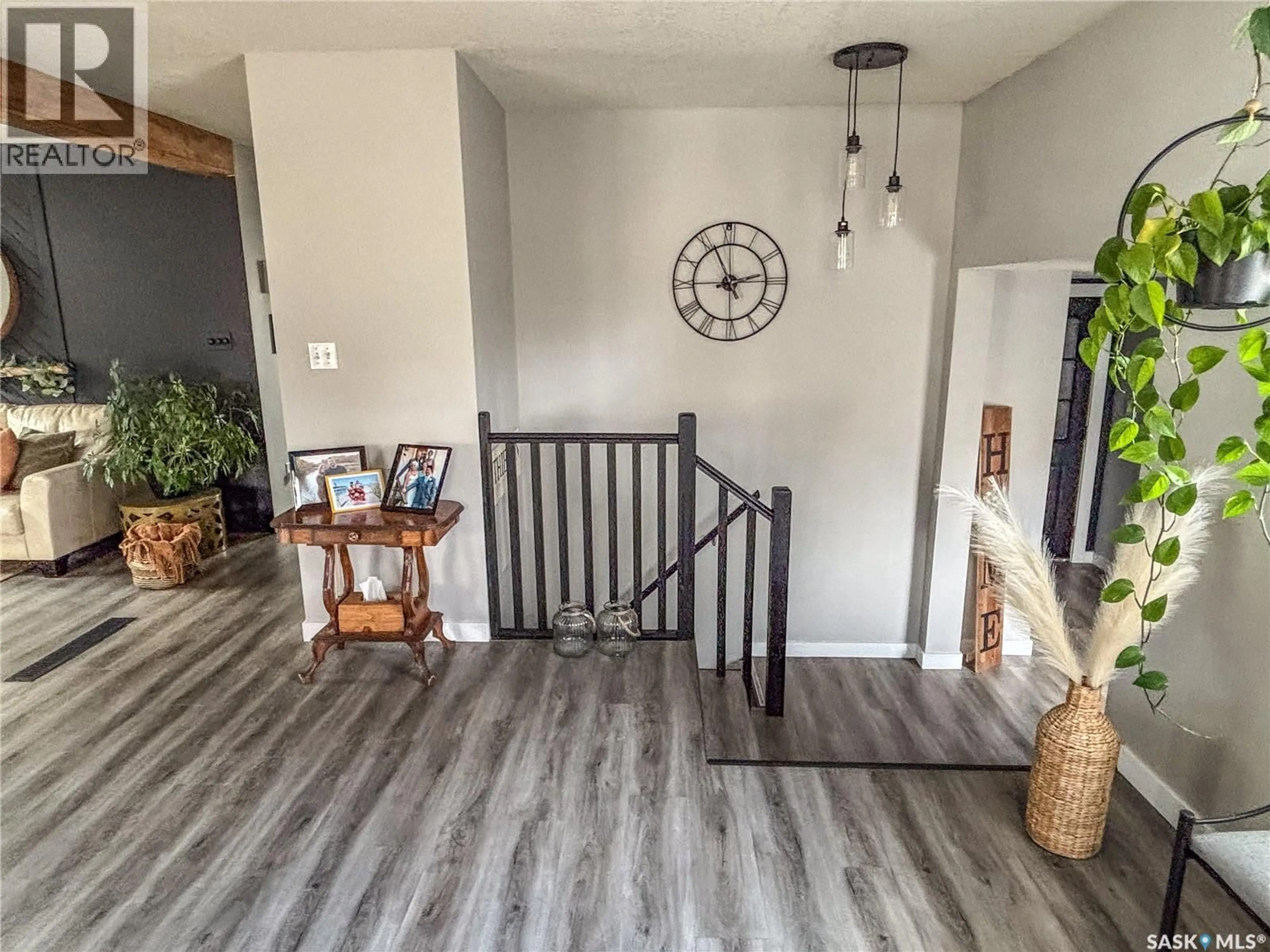 Indoor entryway for 812 QU'APPELLE STREET, Grenfell Saskatchewan S0G2B0