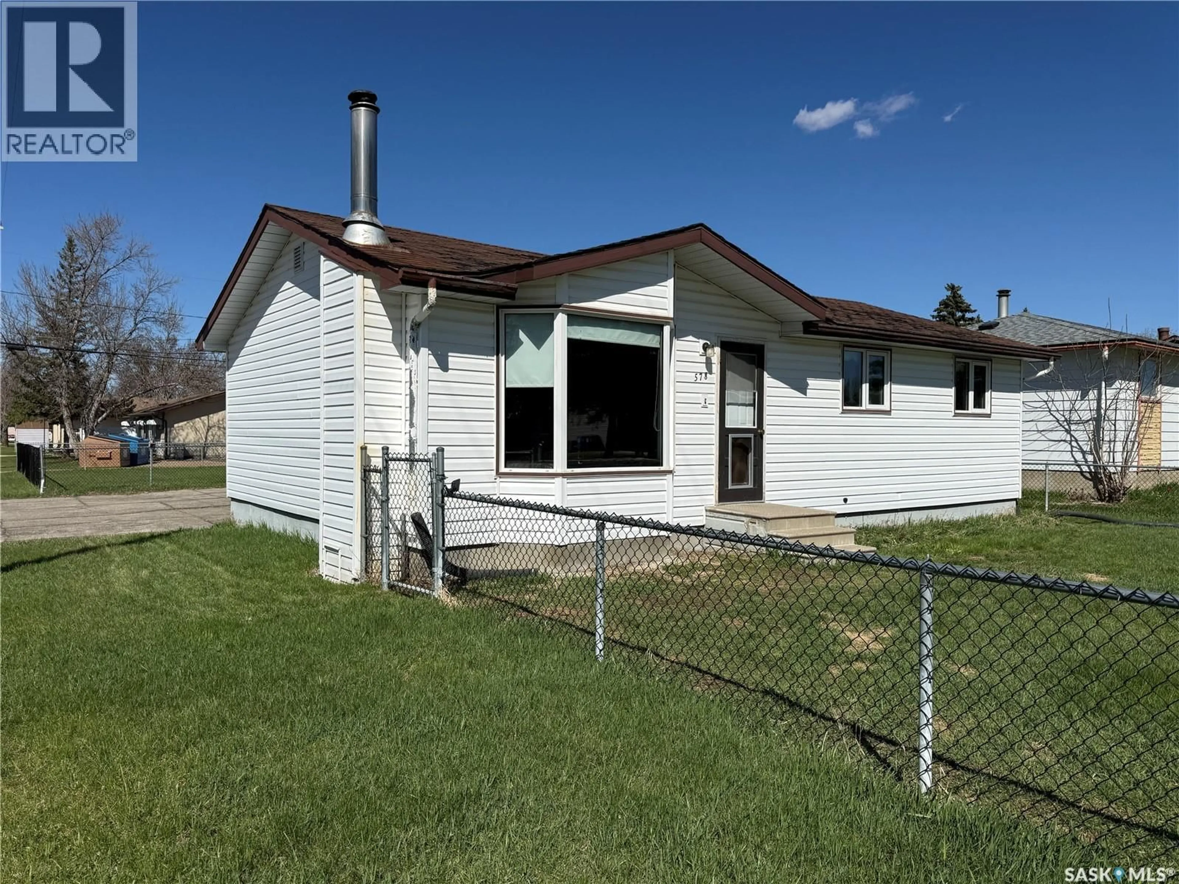 Home with vinyl exterior material, building for 578 4TH AVENUE, Melville Saskatchewan S0A2P0