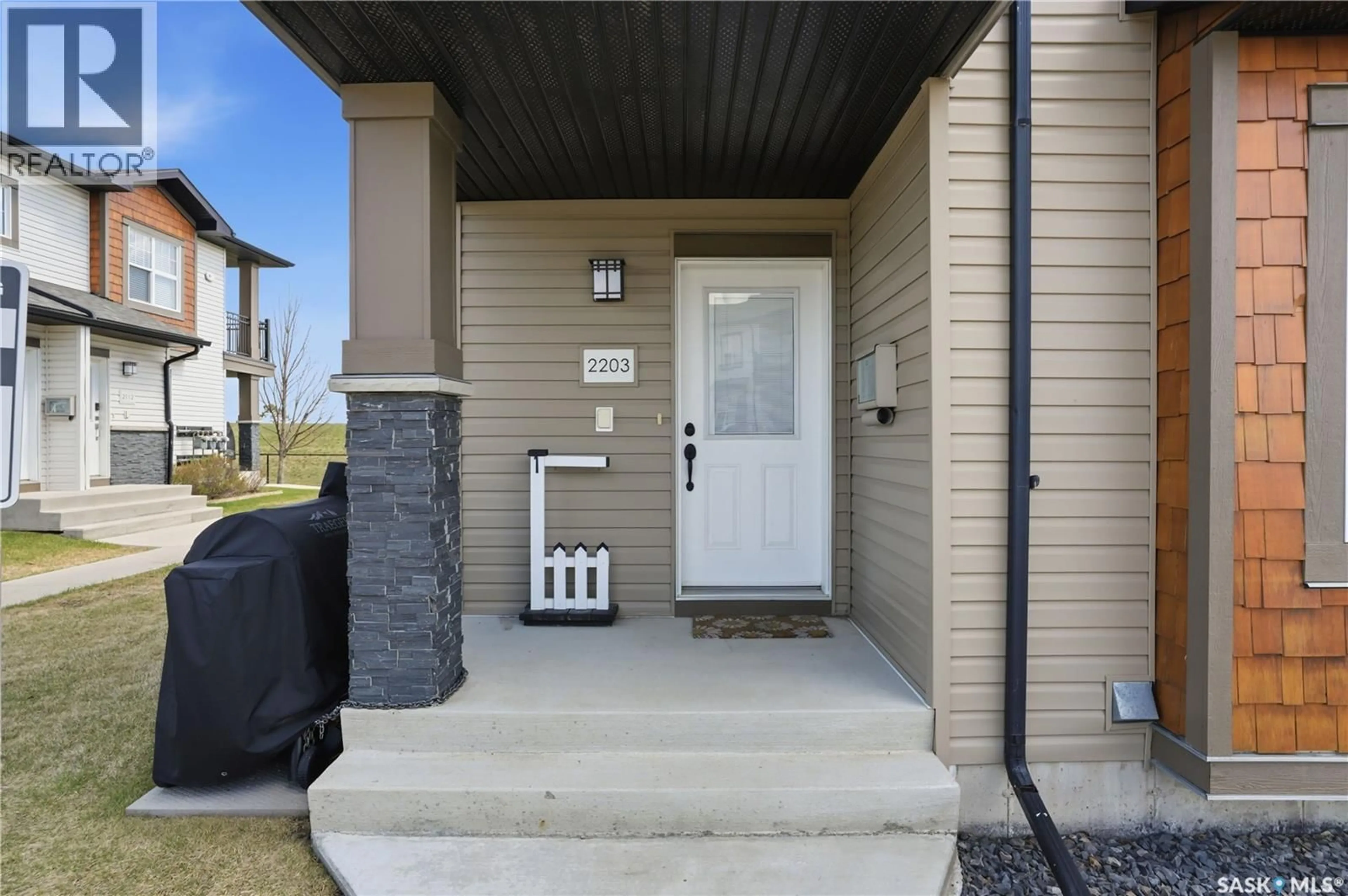 Indoor entryway for 1015 - 2203 PATRICK CRESCENT, Saskatoon Saskatchewan S7W0M3