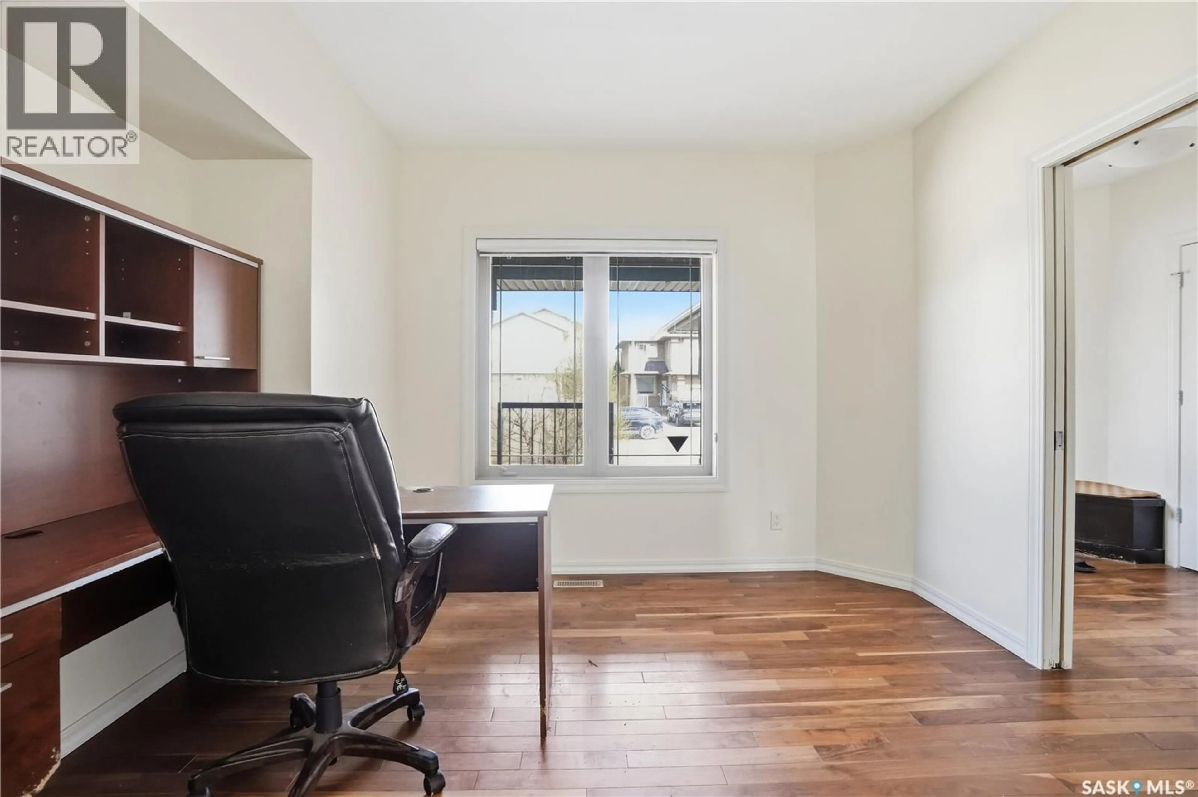 A pic of a room for 7111 WASCANA COVE DRIVE, Regina Saskatchewan S4V3G1