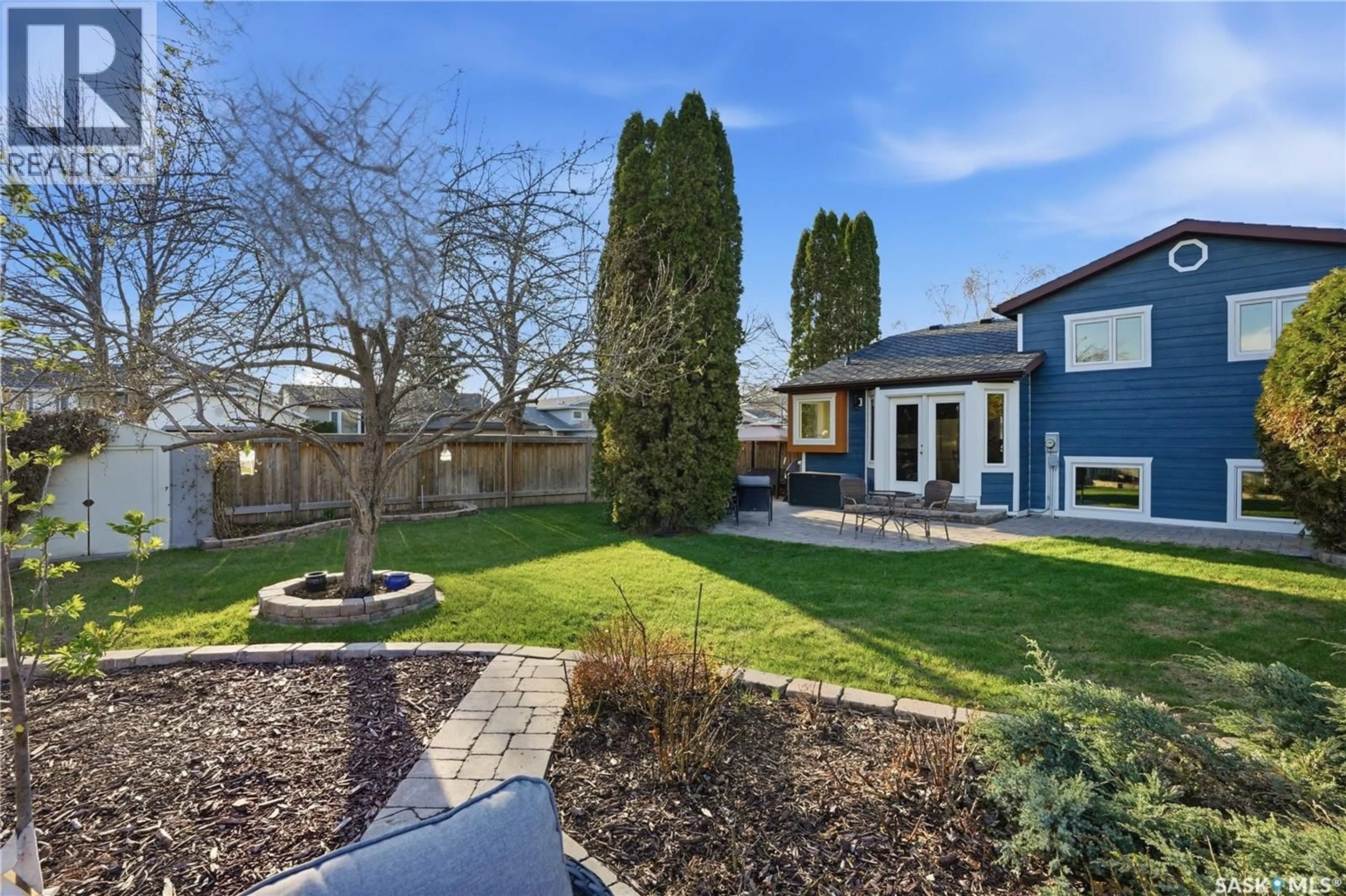 A pic from outside/outdoor area/front of a property/back of a property/a pic from drone, street for 239 SCISSONS COURT, Saskatoon Saskatchewan S7S1C4