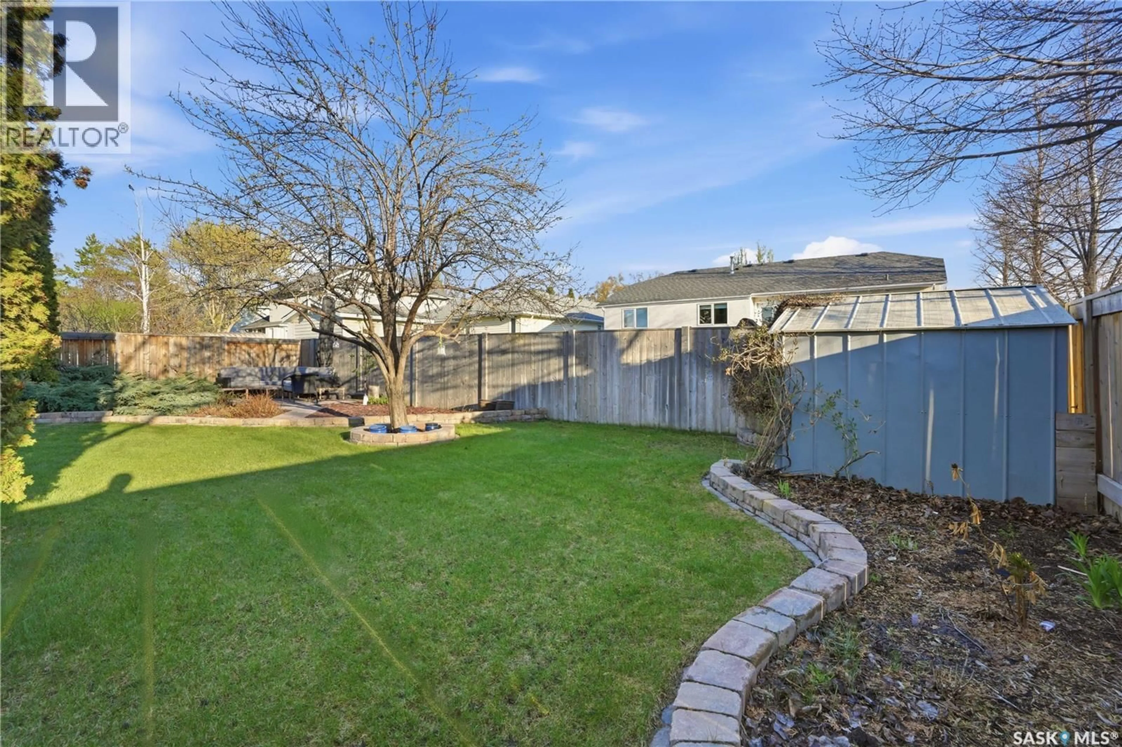 A pic from outside/outdoor area/front of a property/back of a property/a pic from drone, street for 239 SCISSONS COURT, Saskatoon Saskatchewan S7S1C4