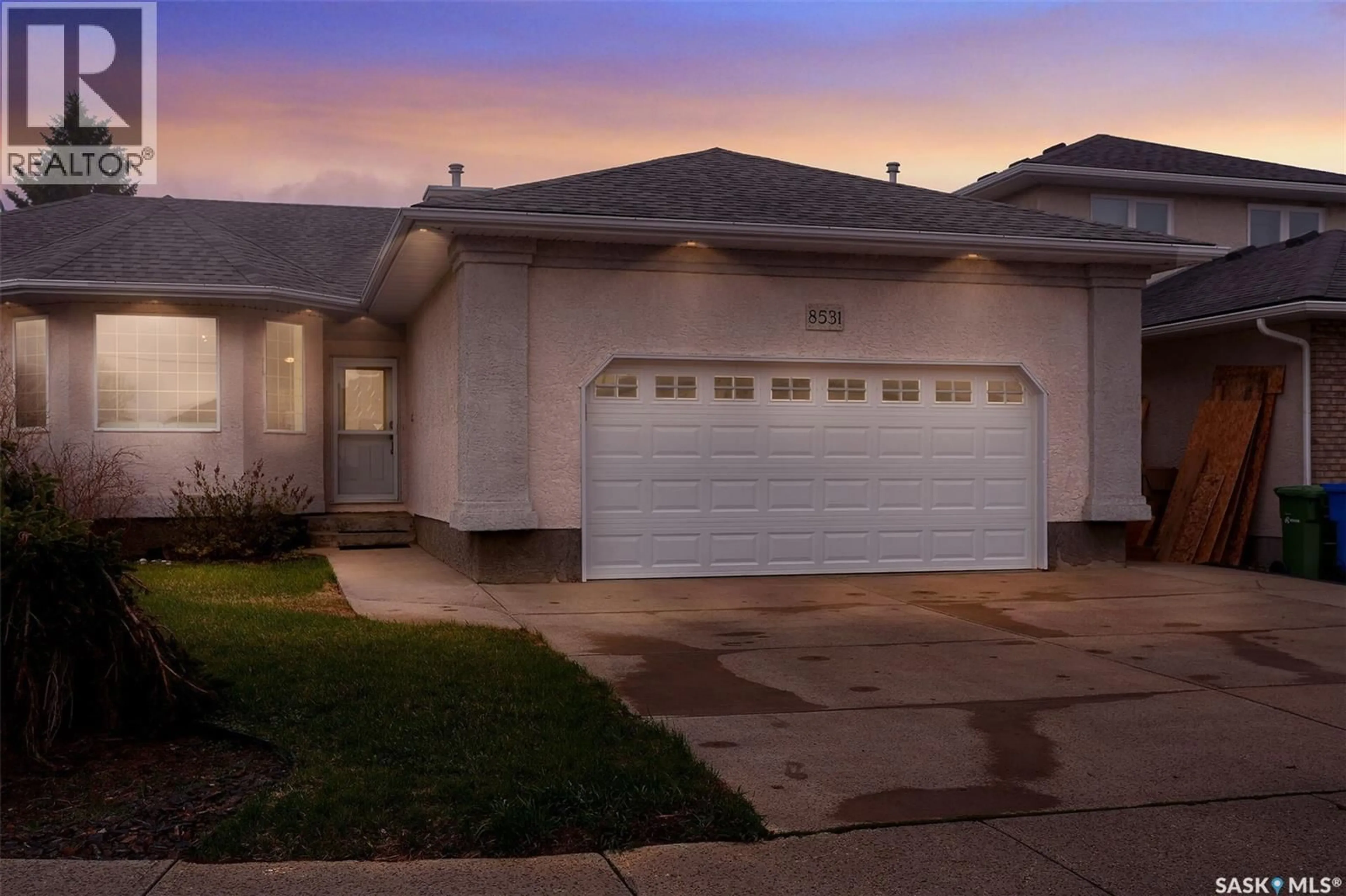 Home with vinyl exterior material, street for 8531 THURSTON CRESCENT, Regina Saskatchewan S4Y1A2